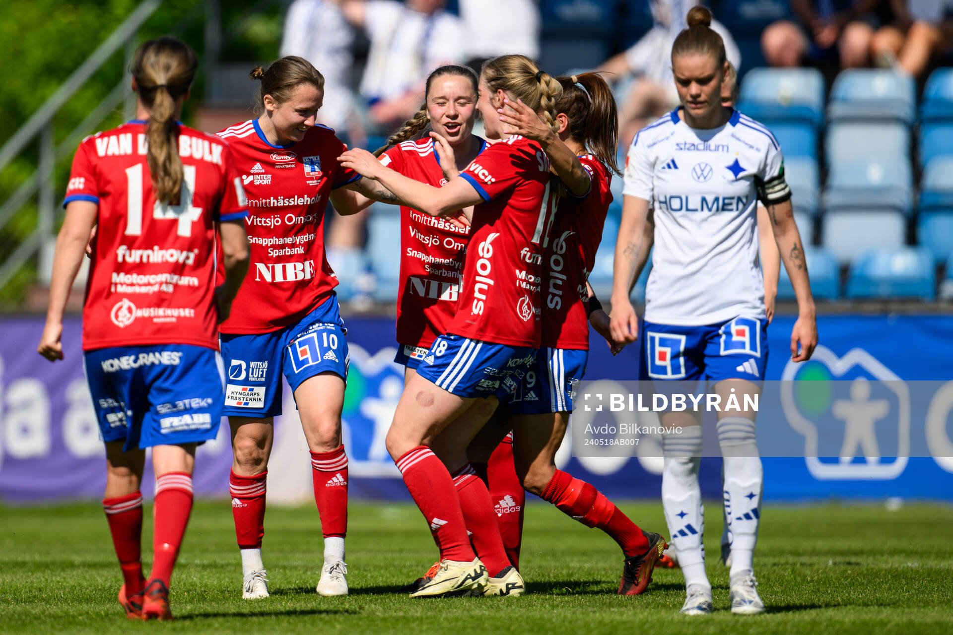 Vittsjös Kayla Adamek jublar efter 1-1 under fotbollsmatchen i Damallsvenskan mellan Vittsjö och IFK Norrköping den 18 maj 2024 i Vittsjö.