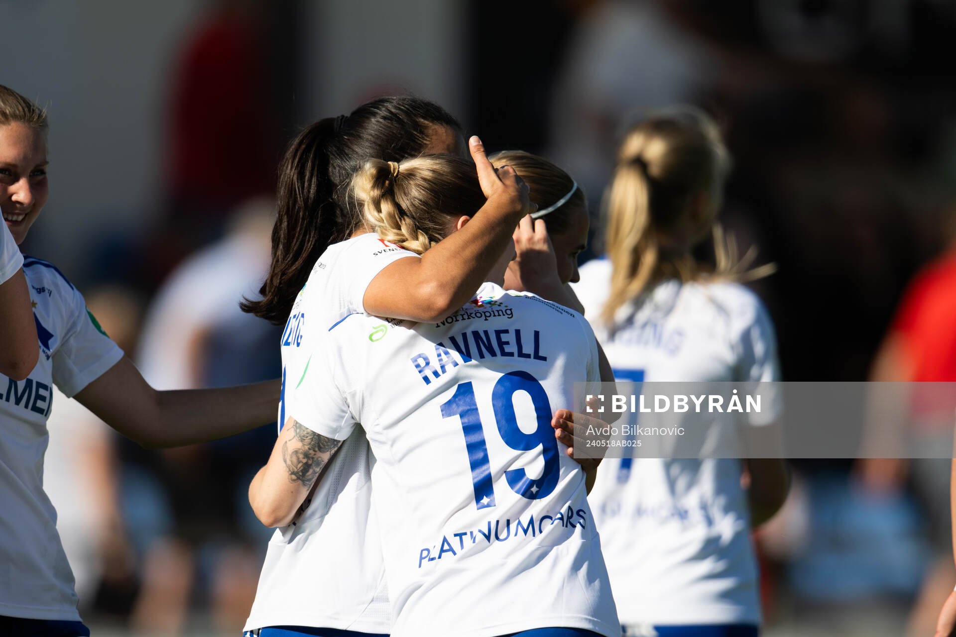 IFK Norrköpings Sabina Ravnell och Vesna Milivojevic jublar