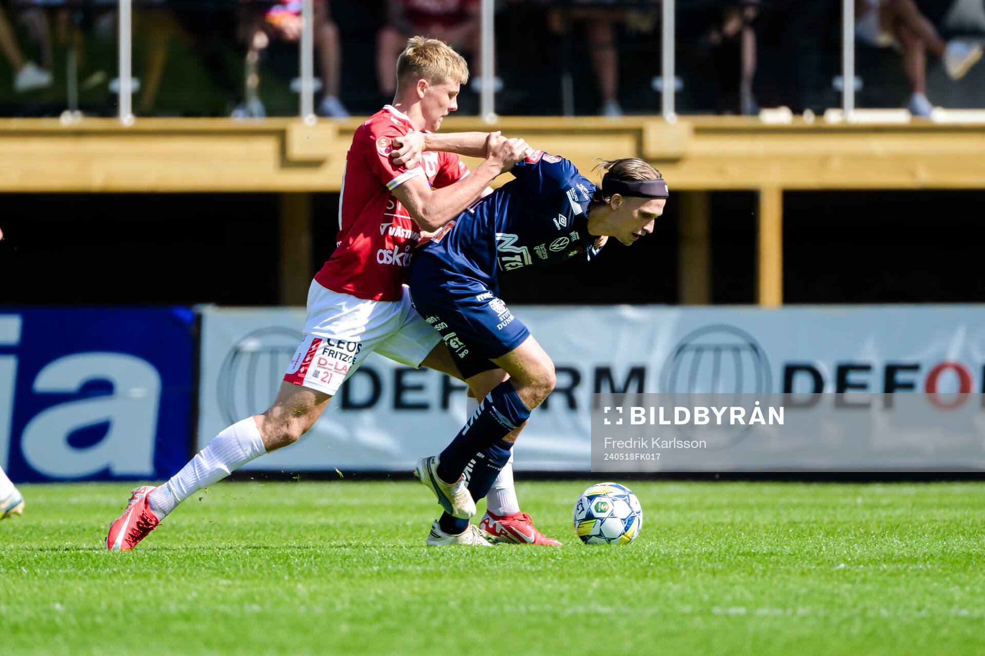 Degerfors Elias Pihlström och Örgrytes Charlie Vindehall