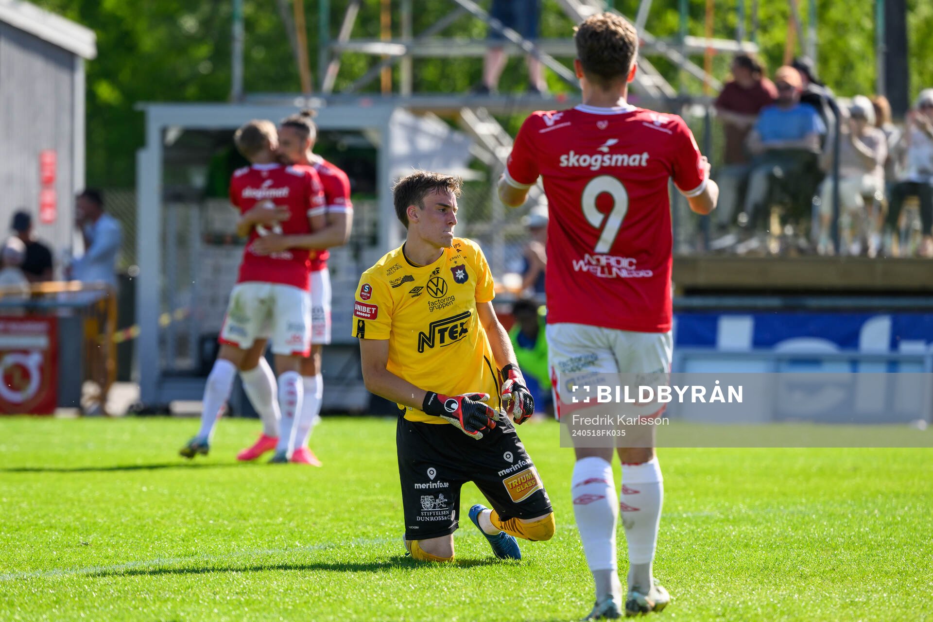 Örgrytes målvakt Hampus Gustafsson deppar