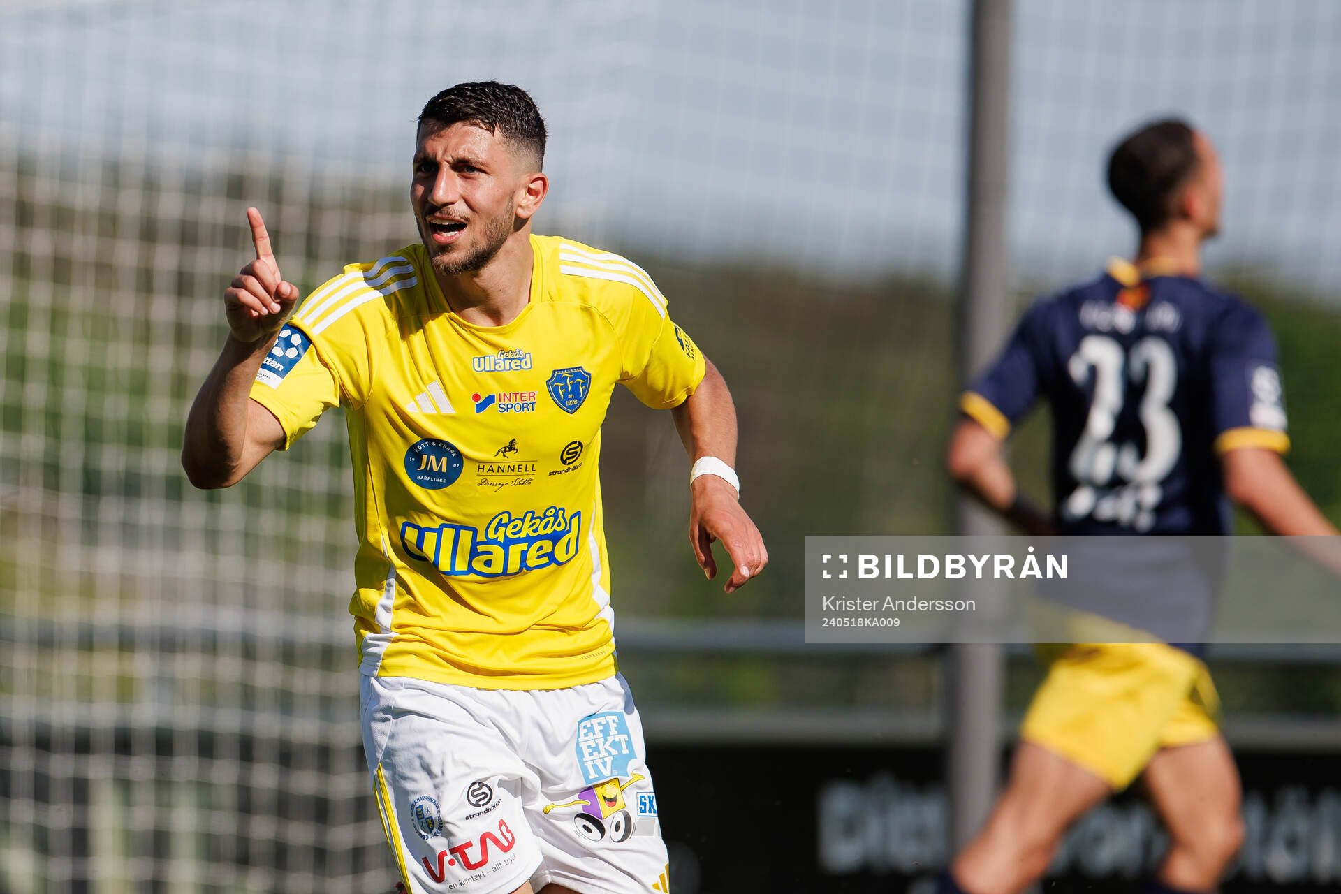 Falkenbergs Leonardo Farah Shahin jublar