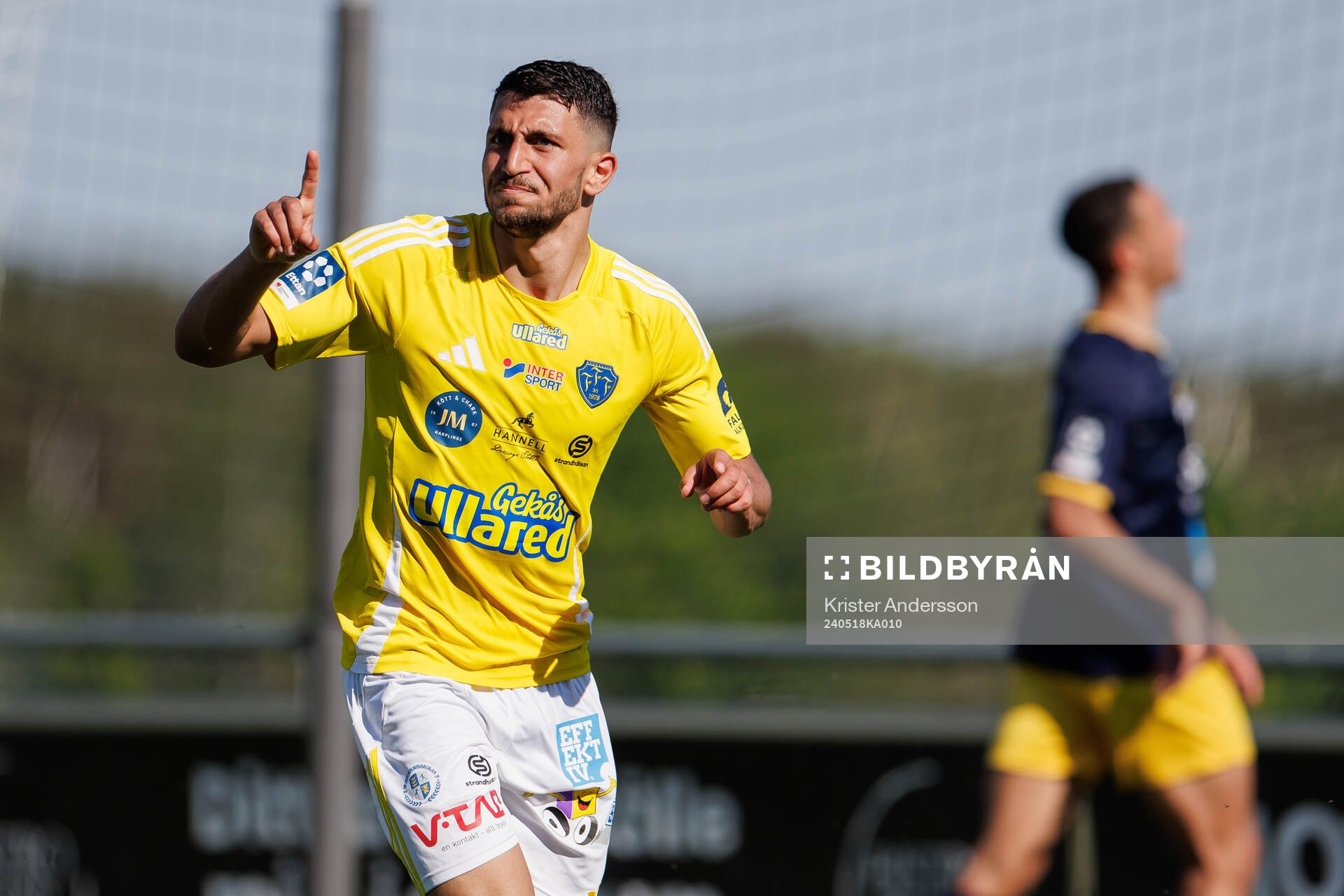 Falkenbergs Leonardo Farah Shahin jublar