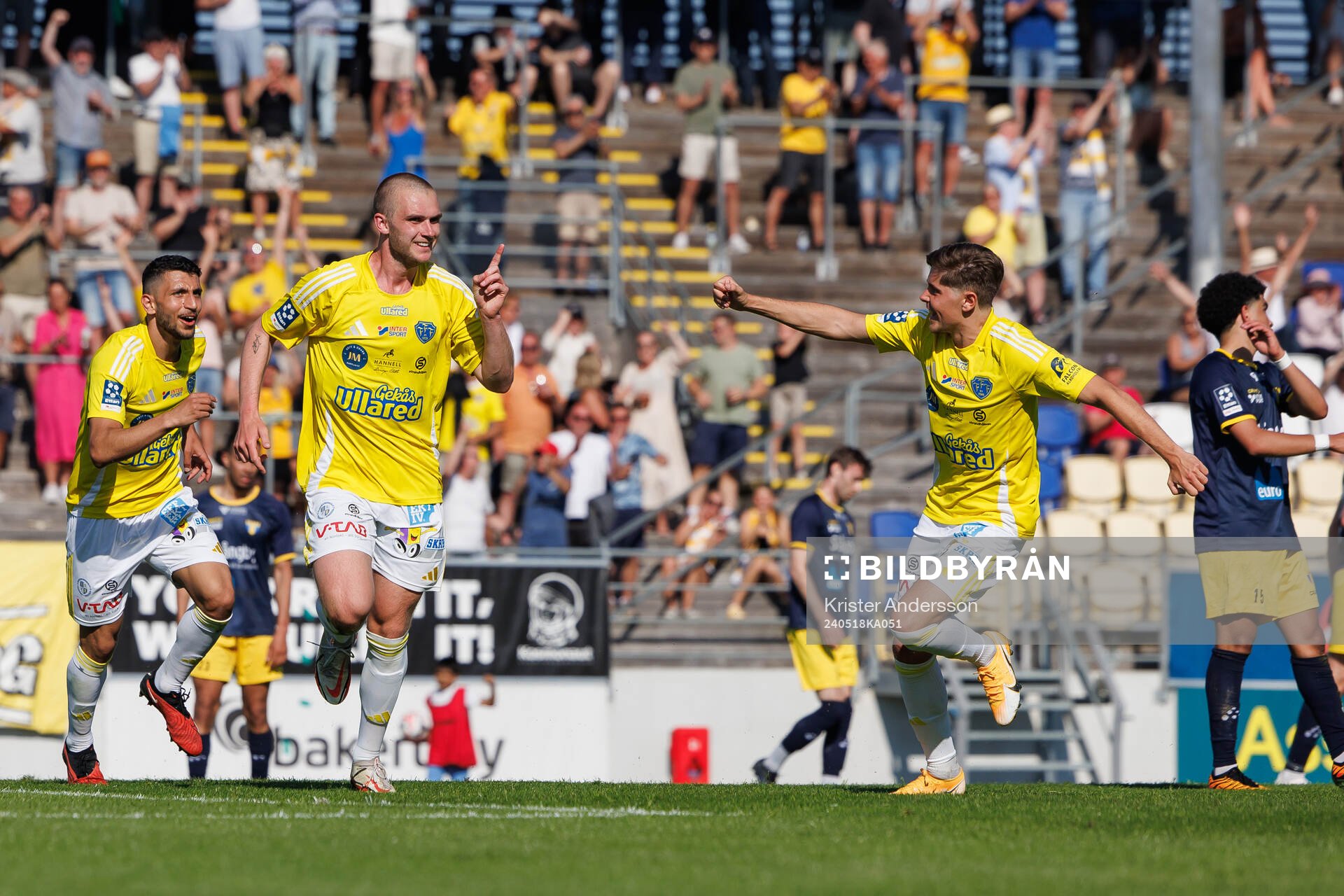 Falkenbergs Nils Bertilsson jublar