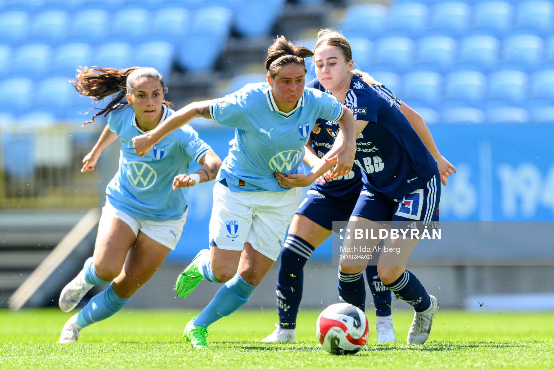 Malmö FFs Ema Paljevic och Sundsvalls Jennifer Olofsson