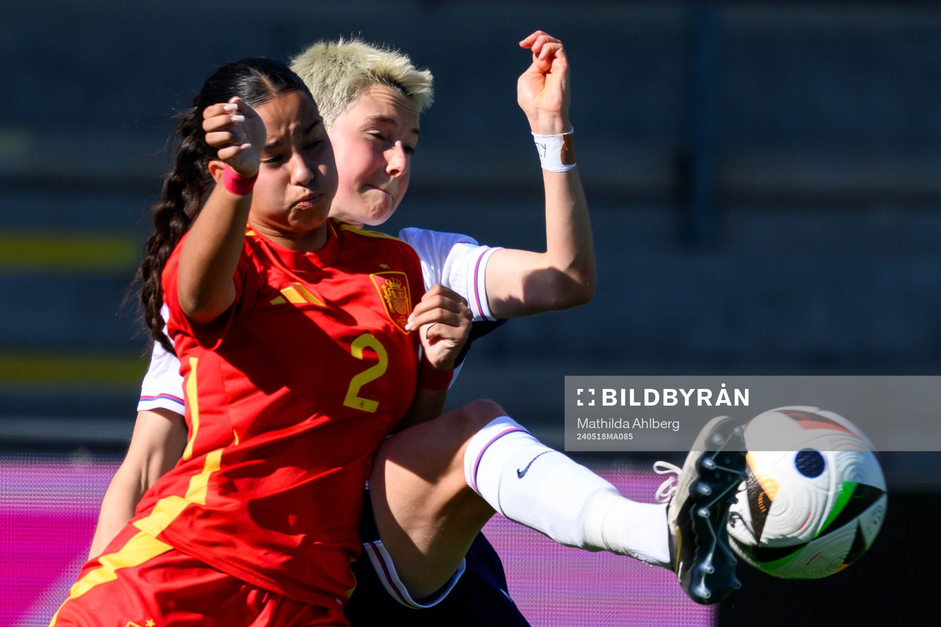 Martina Gonzalez of Spain and Lola Brown of England during the UEFA European Women’s Under-17 Championship final match between England and Spain on May 18, 2024 in Malmö.