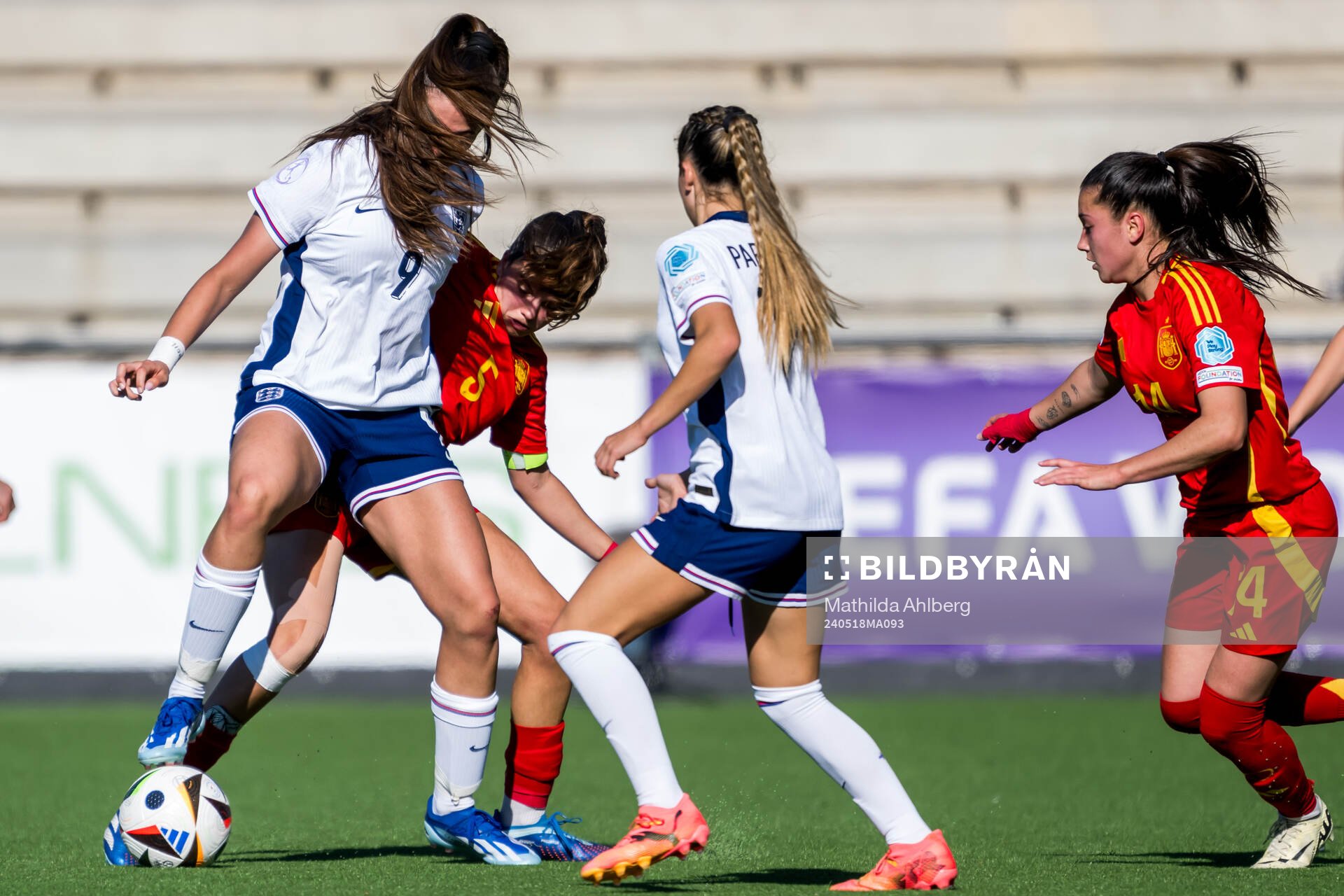 Isabella Fisher of England and Silvia Fernandez of Spain
