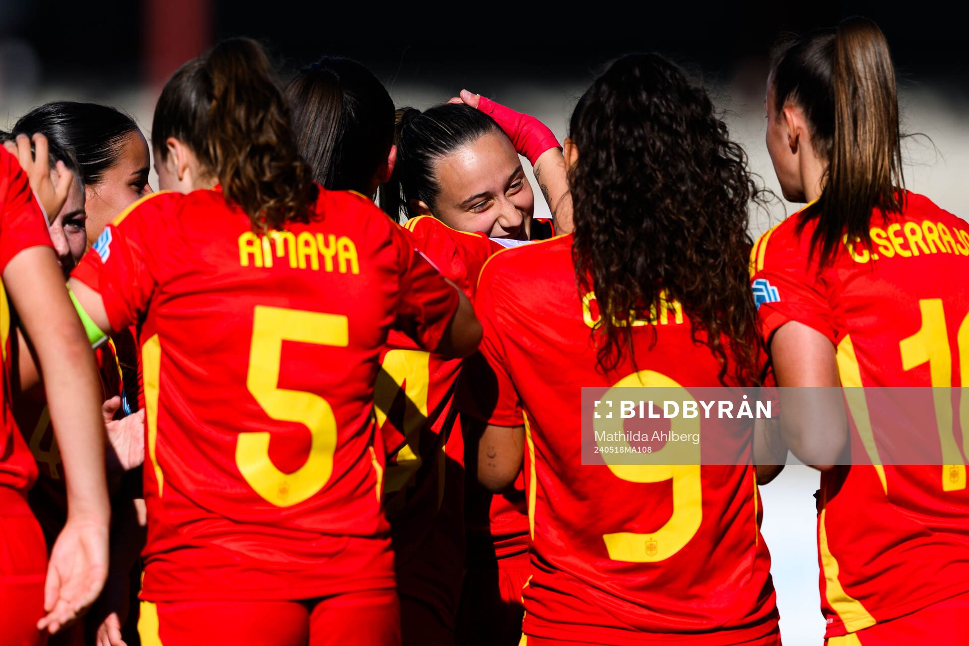 Isabel Hebard of Spain celebrates