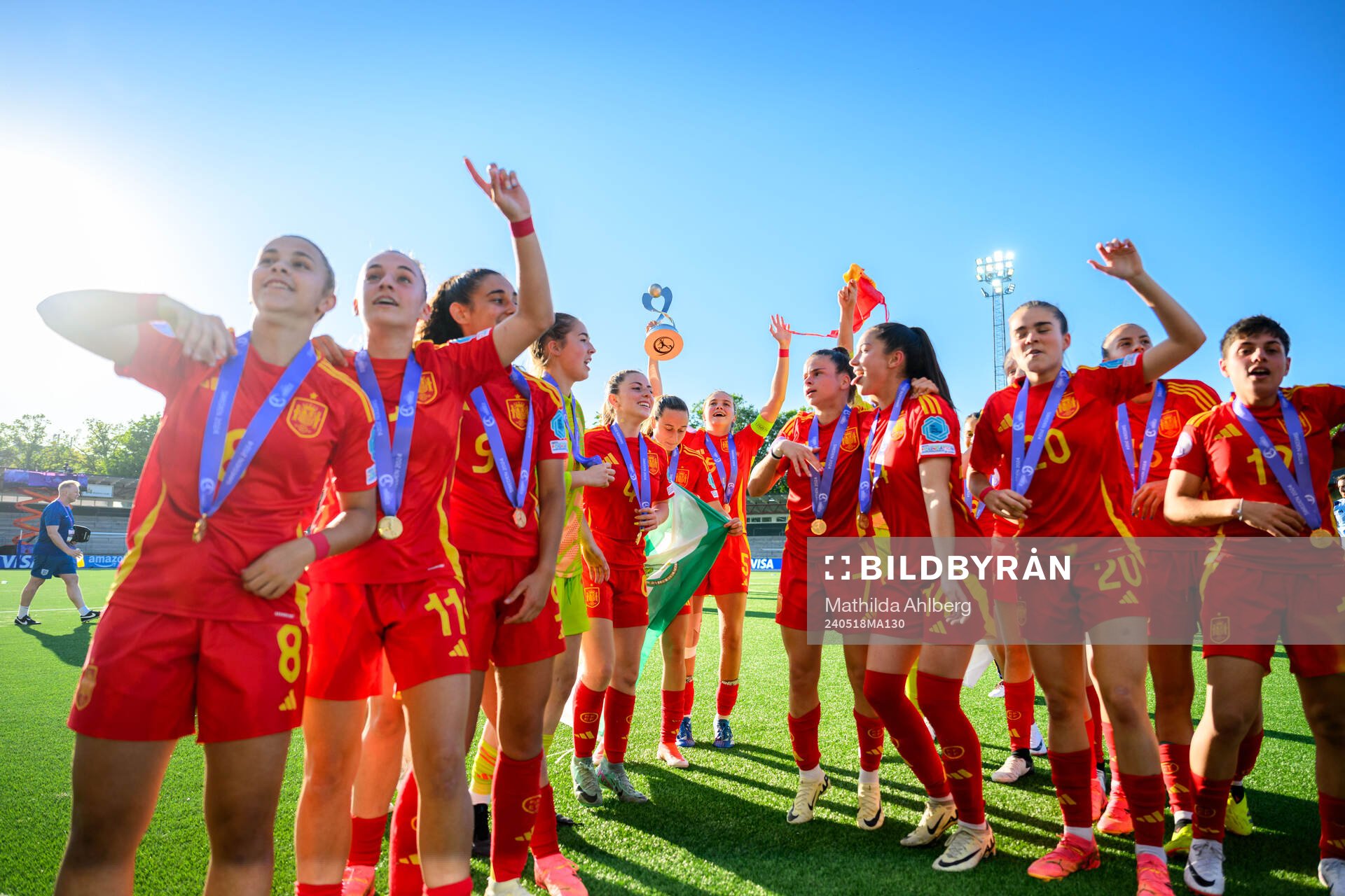 Players of Spain celebrate
