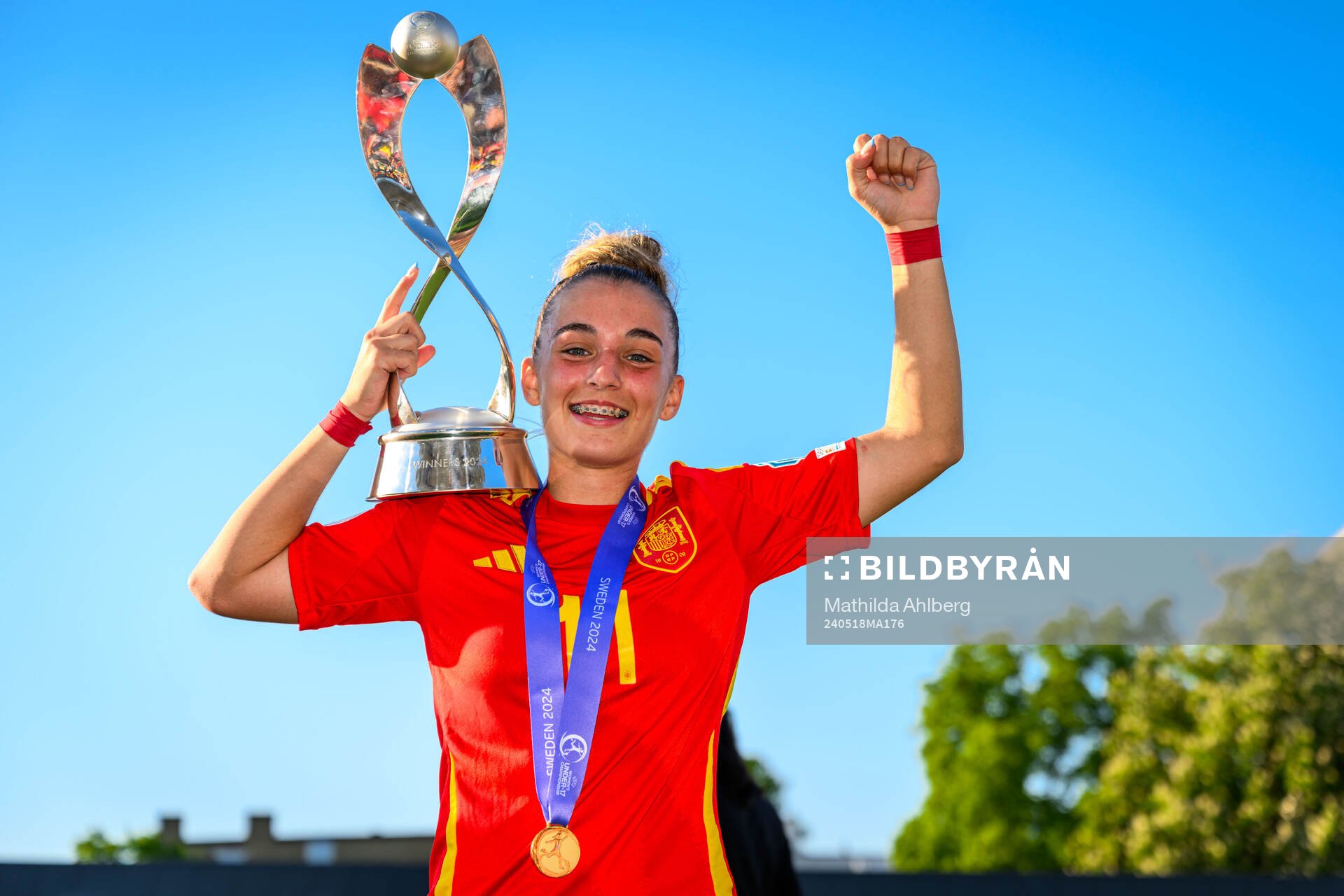 Irune Dorado of Spain celebrates