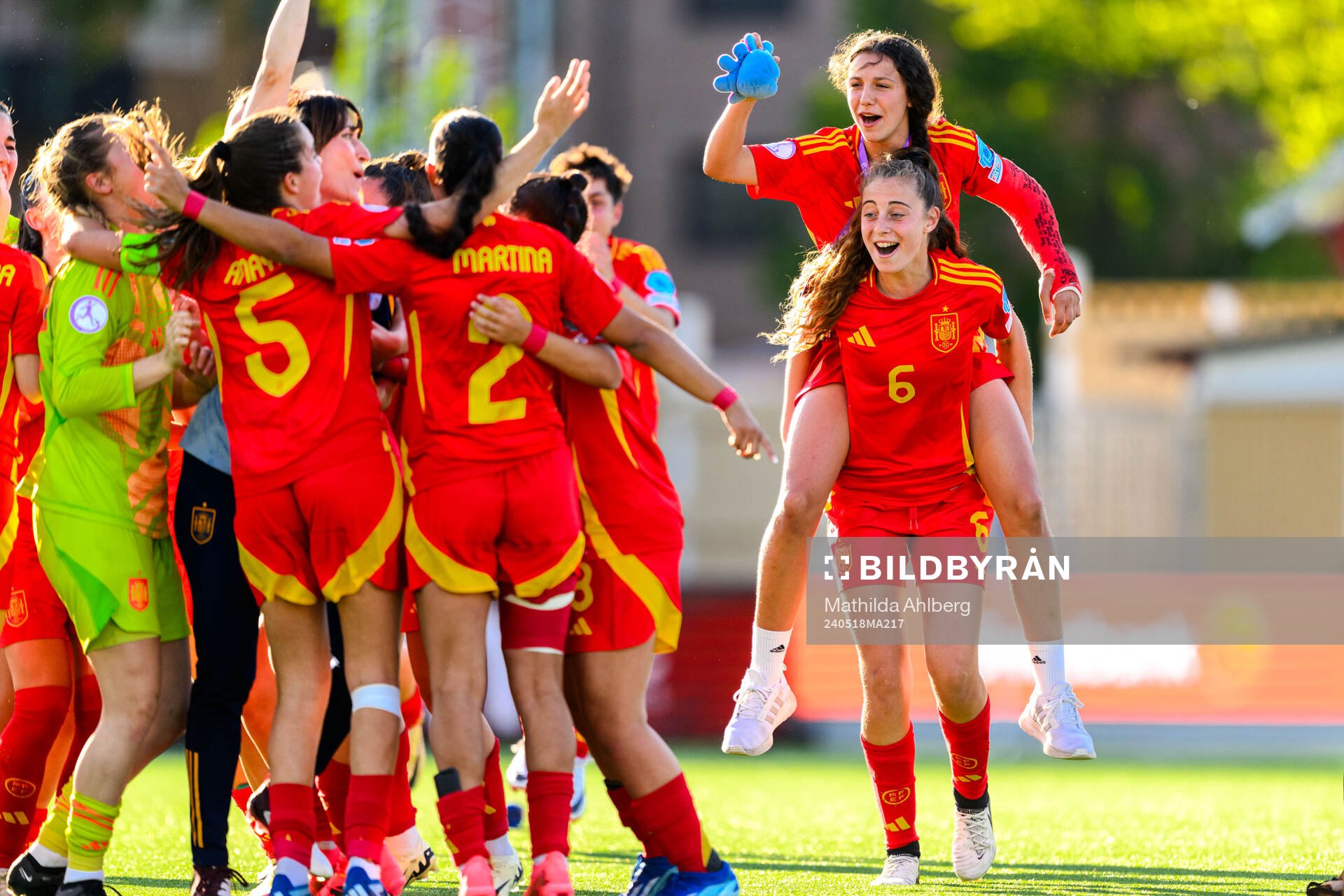 Silvia Fernandez and Lorena Cubo of Spain celebrate