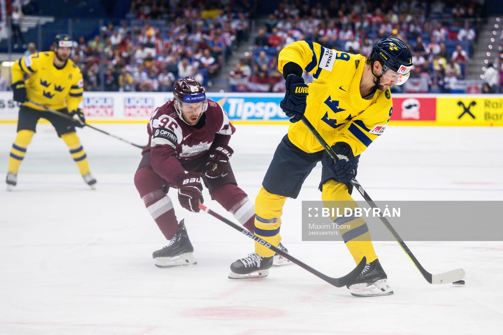 Oskars Batna of Latvia and Adrian Kempe of Sweden