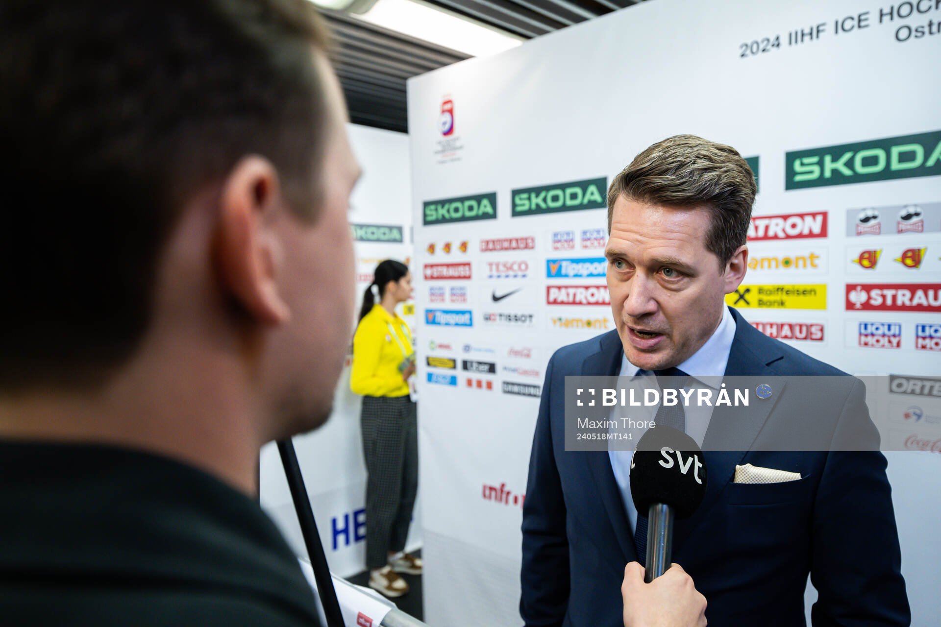 Head coach Sam Hallam of Sweden
