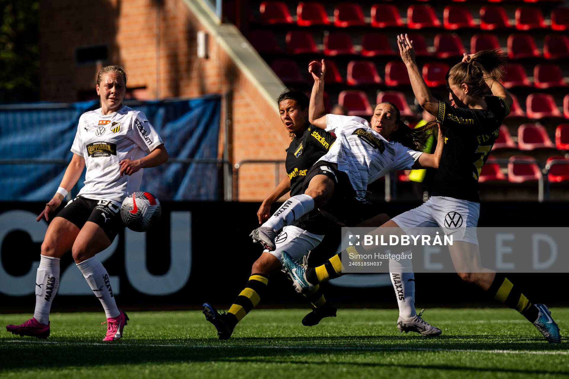 Häckens Alice Bergström och Rusul Rosa Kafaji