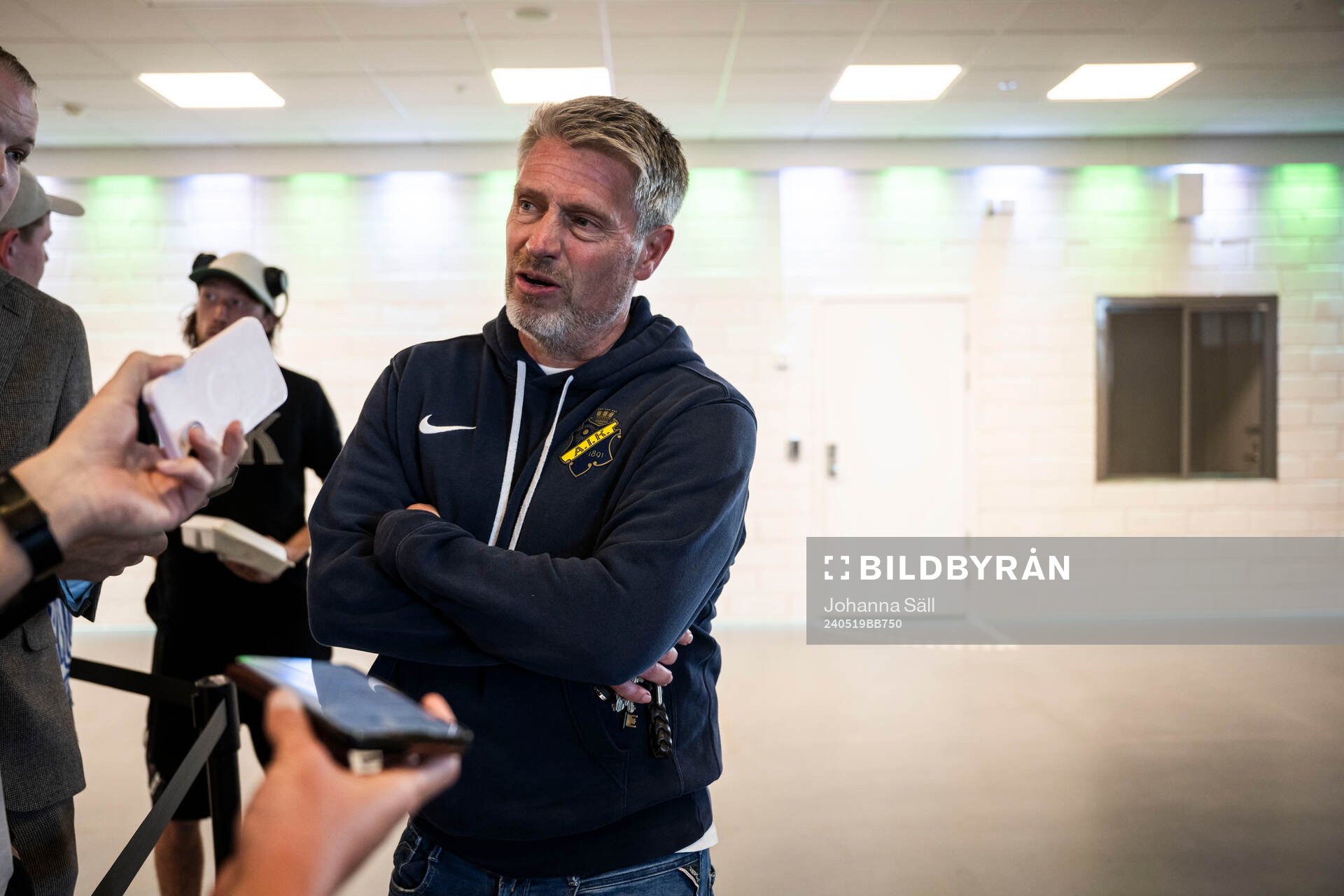 AIKs sportchef Thomas Berntsen i mixade zonen