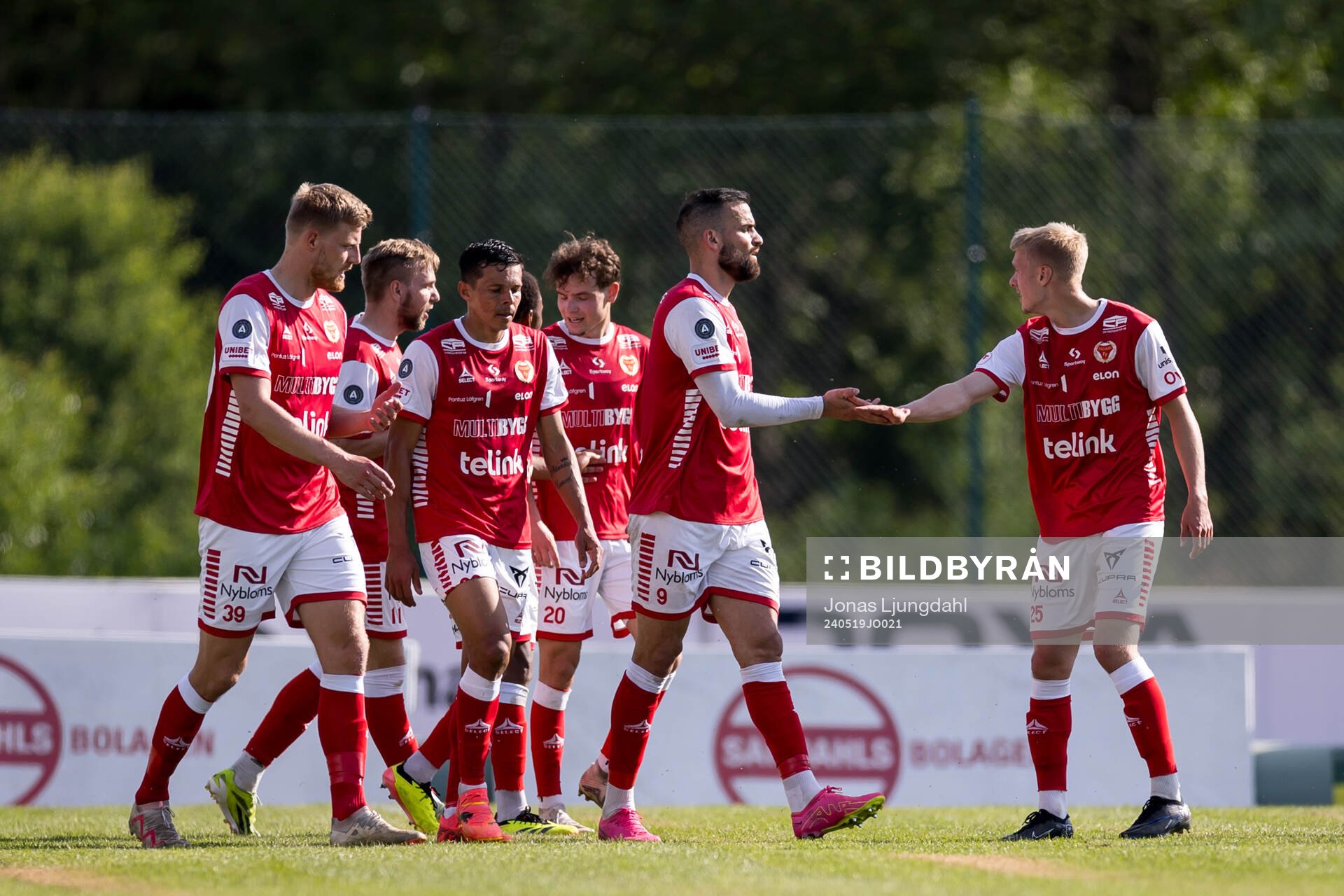 Kalmars Jonathan Ring jublar