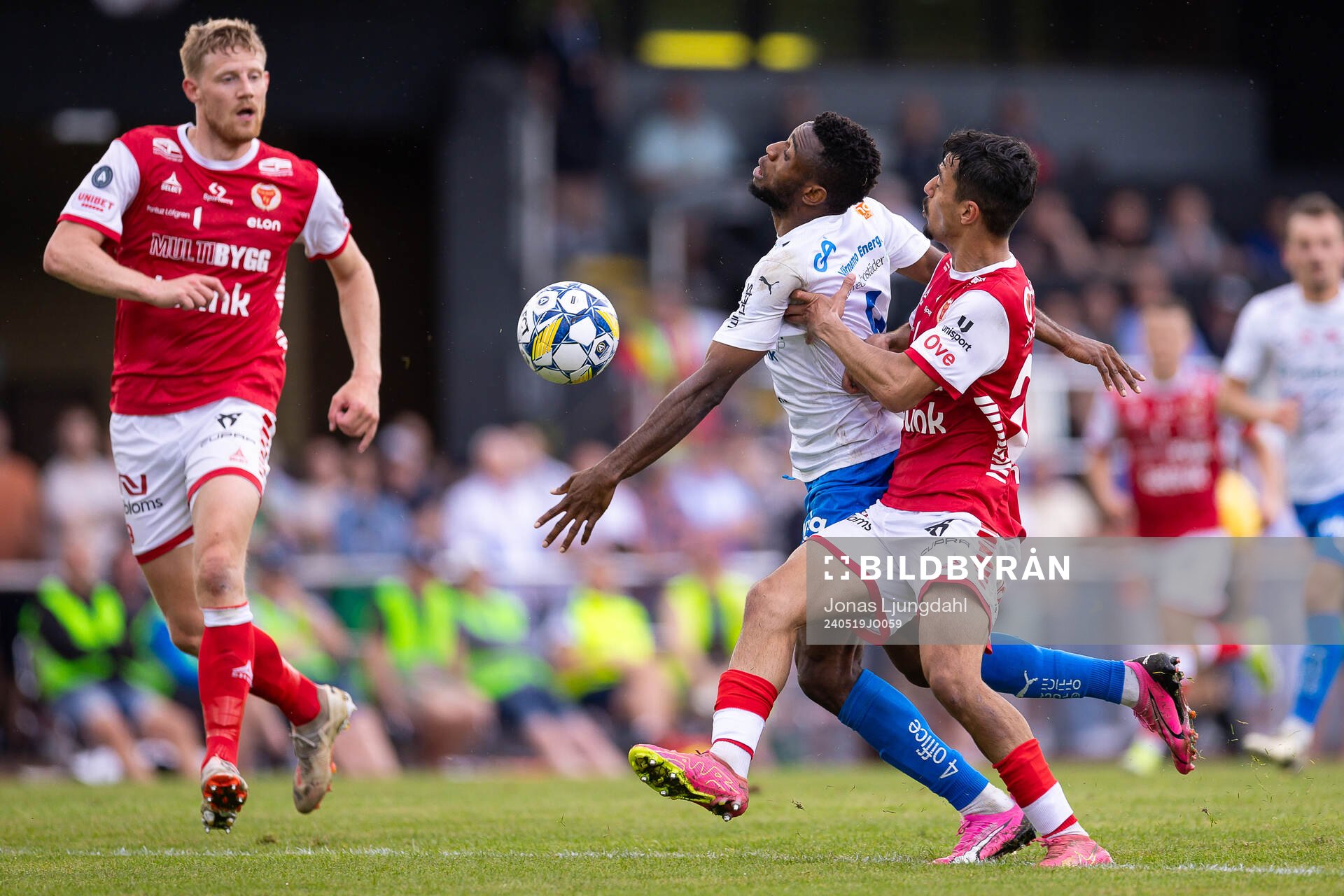 Värnamos Johnbosco Samuel Kalu och Kalmars Arash