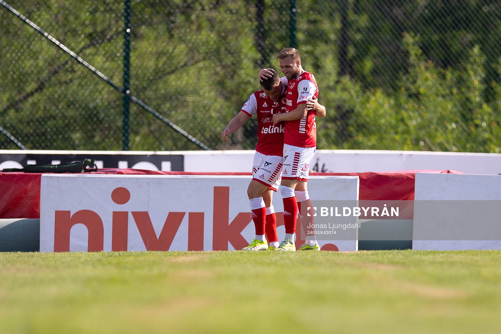 Kalmars Simon Skrabb och Jonathan Ring jublar