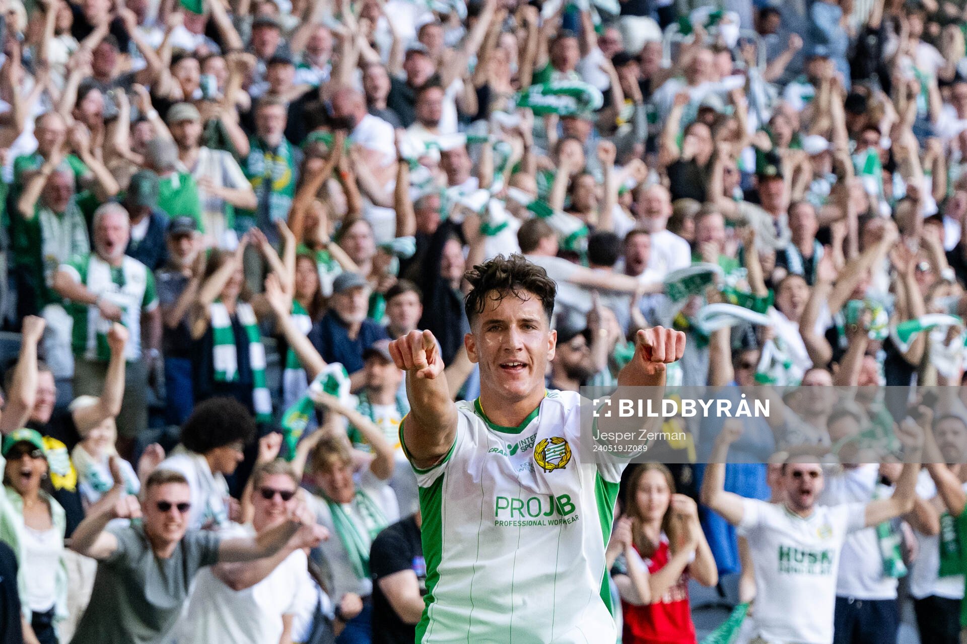 Hammarbys Deniz Gul jublar efter 2-0 under fotbollsmatchen i Allsvenskan mellan Hammarby och AIK den 19 maj 2024 i Stockholm. 