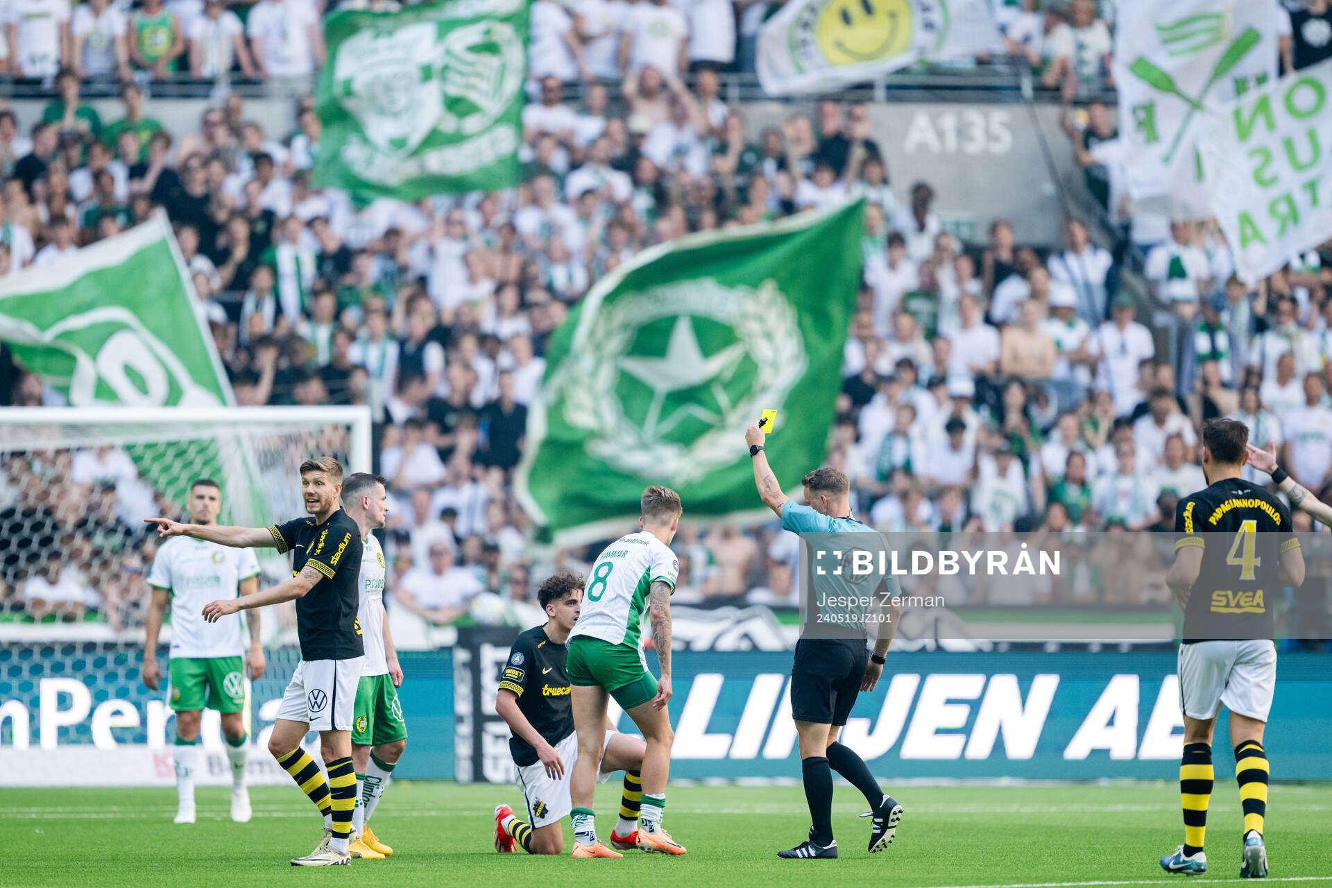 Hammarbys Fredrik Hammar får en varning