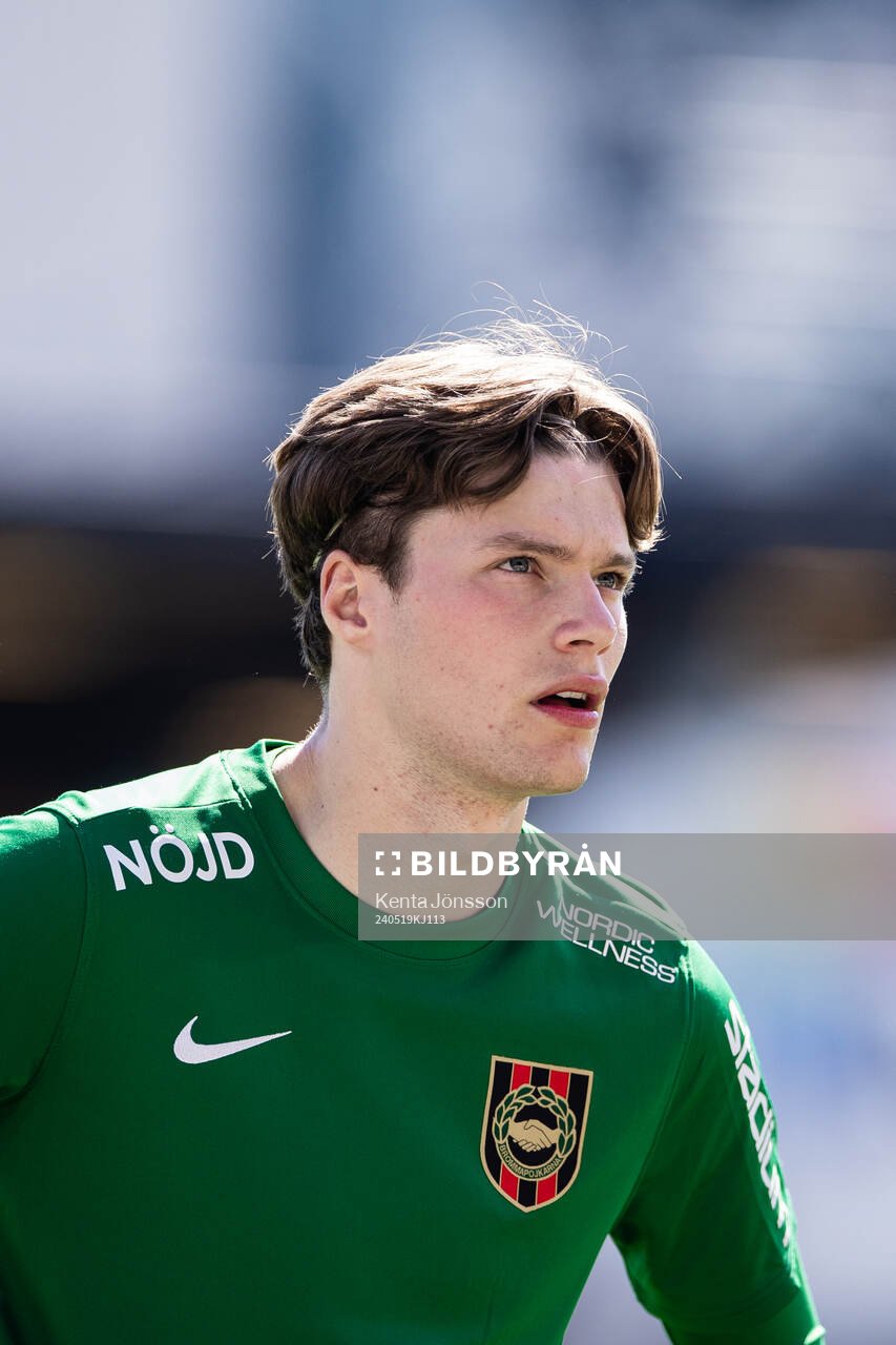 Brommapojkarnas målvakt Filip Sidklev