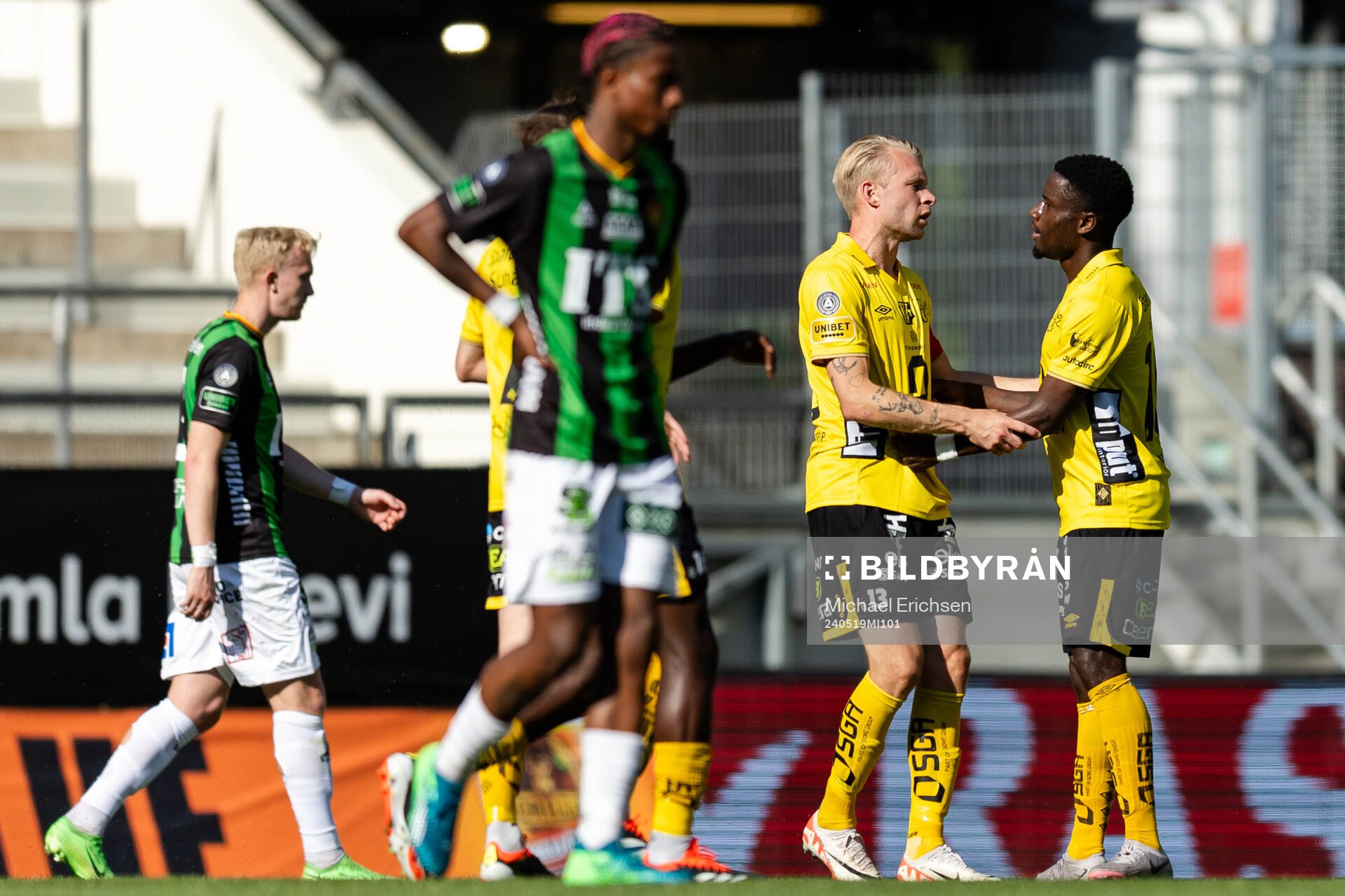 Elfsborgs Johan Larsson och Michael Baidoo jublar
