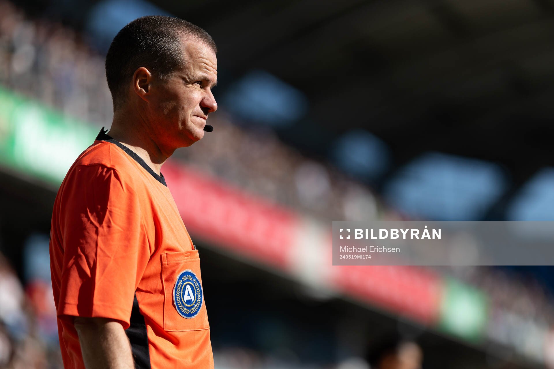 Assisterande domare Daniel Gustavsson under fotbollsmatchen i Allsvenskan mellan GAIS och Elfsborg den 19 maj 2024 i Göteborg. 