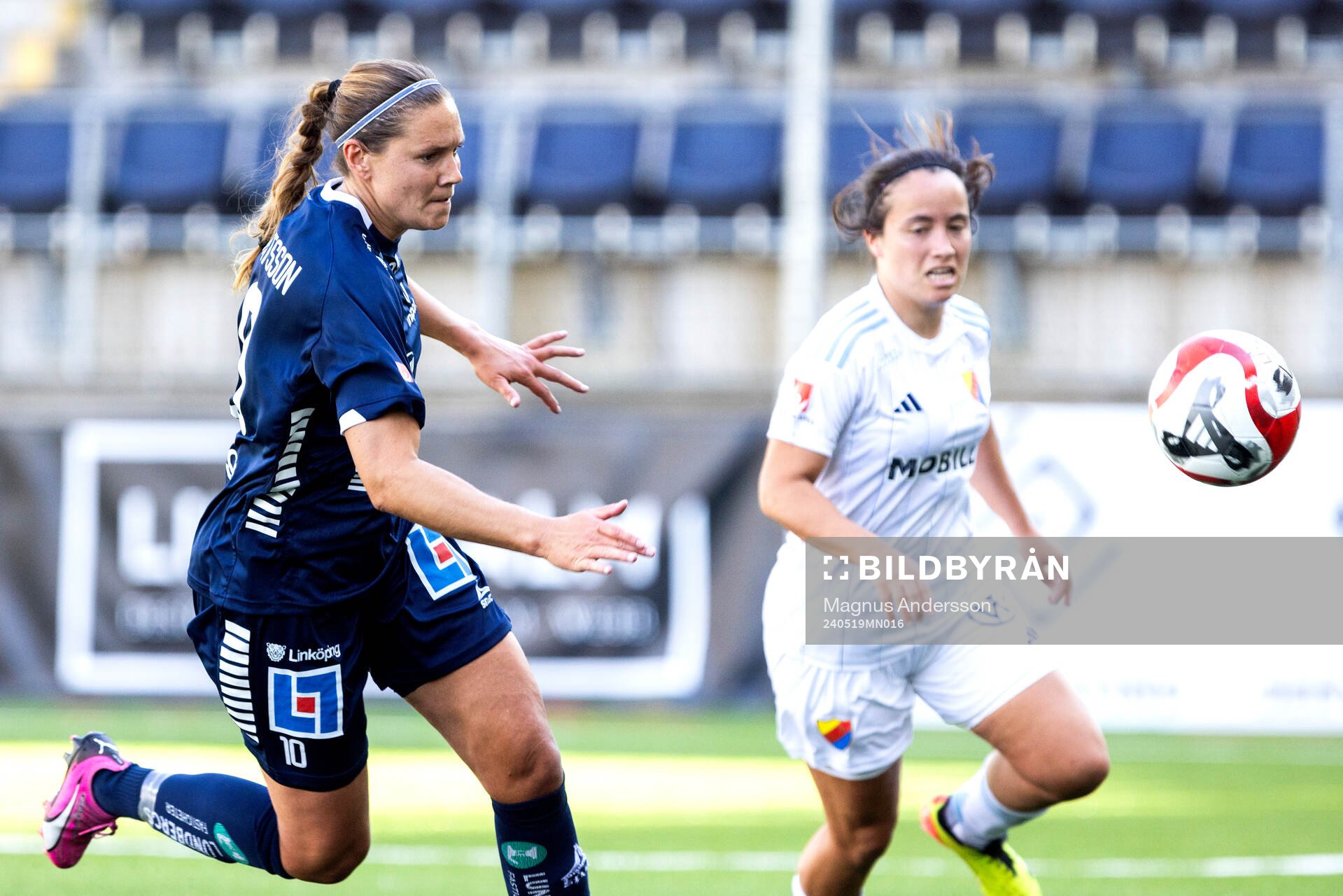Linköpings Emma Lennartsson och Djurgårdens Ana Teles
