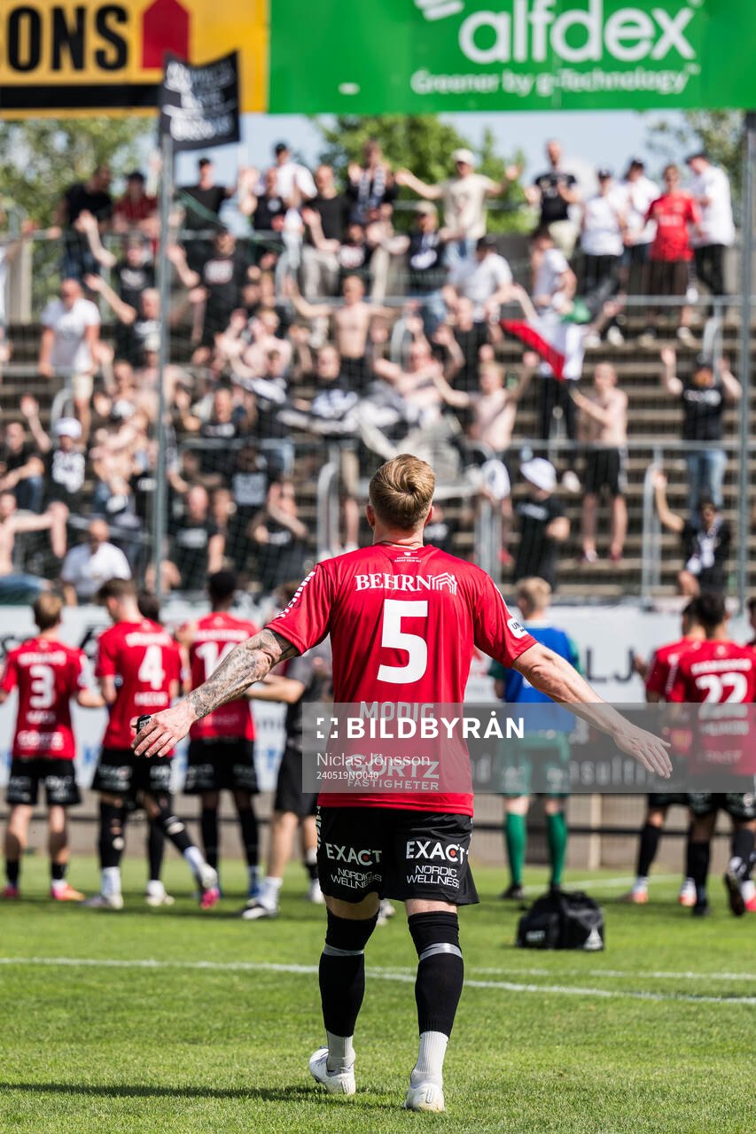 Örebros Jesper Modig jublar