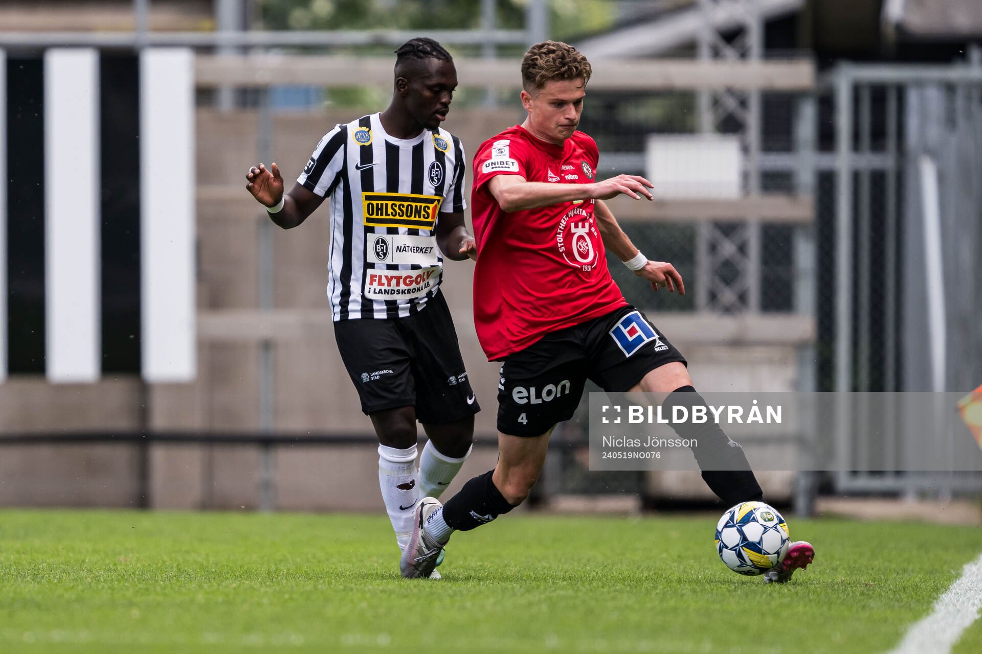 Landskronas Kofi Asare och Örebros Erik Mc Cue