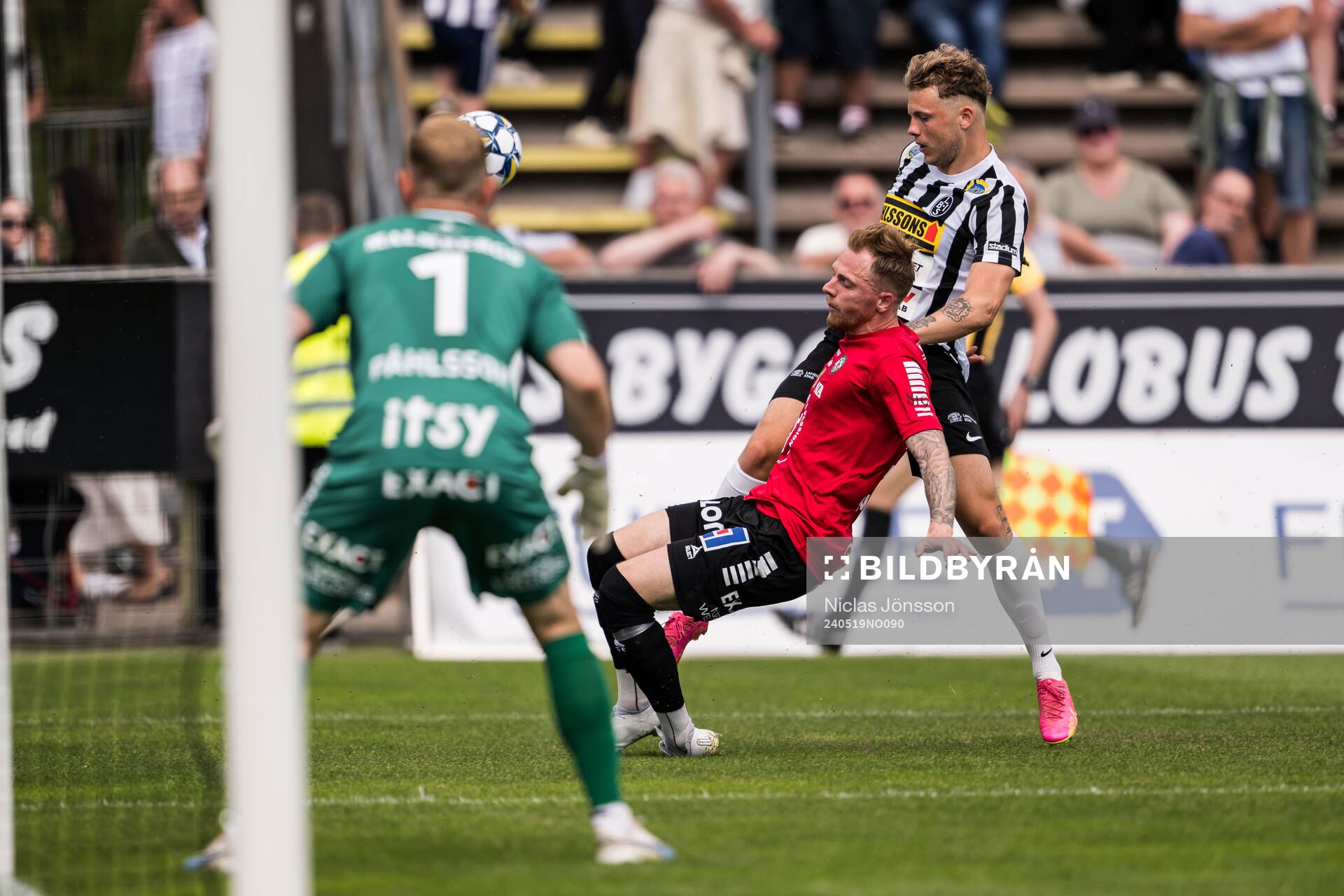 Örebros Jesper Modig och Landskronas Frederik Ihler