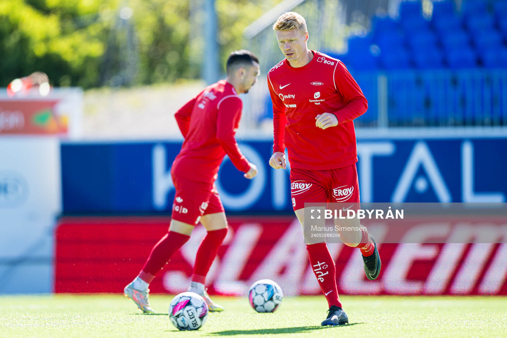 Sivert Heltne Nilsen of Brann warms up