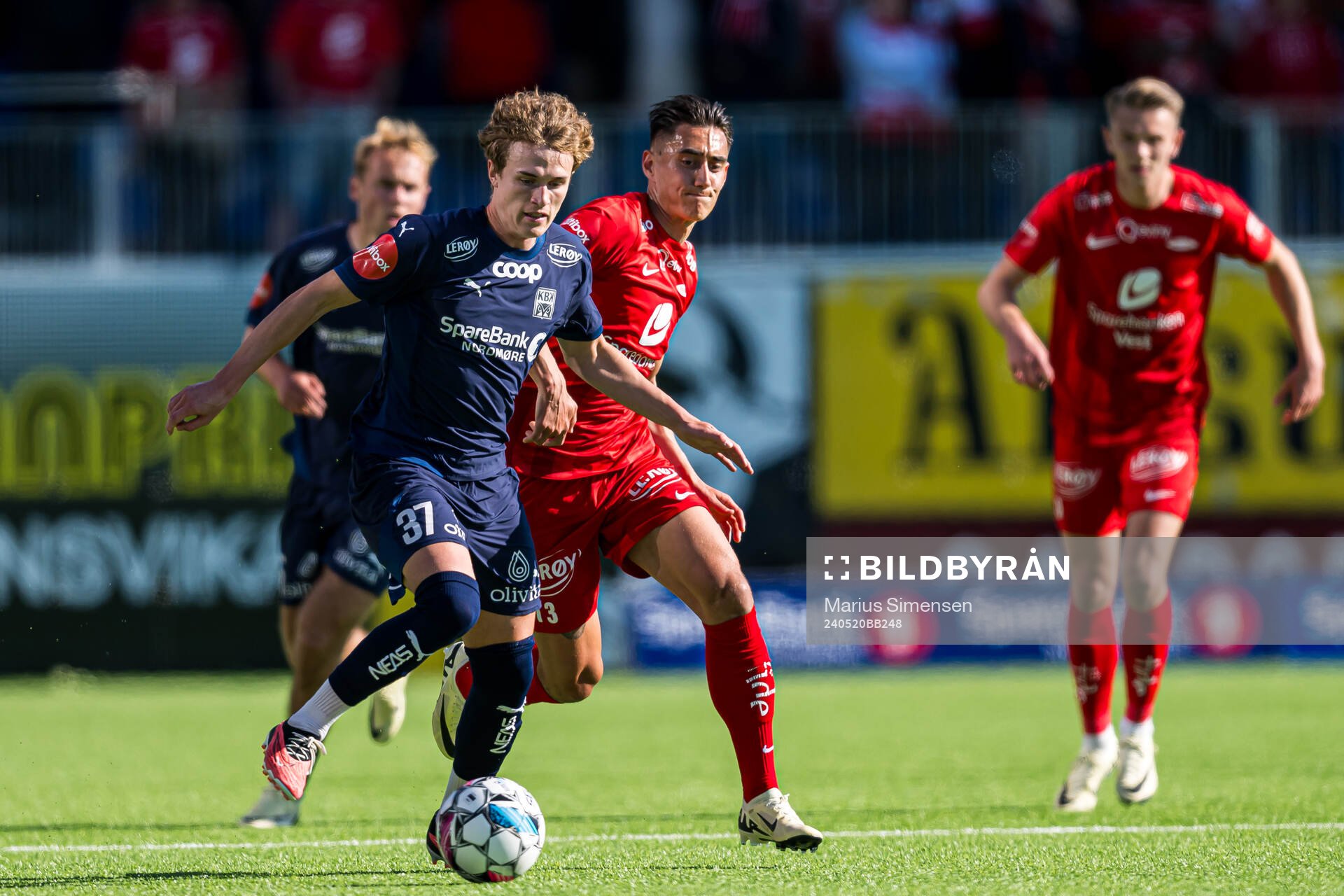 Oskar Sivertsen of Kristiansund and Svenn Crone of Brann