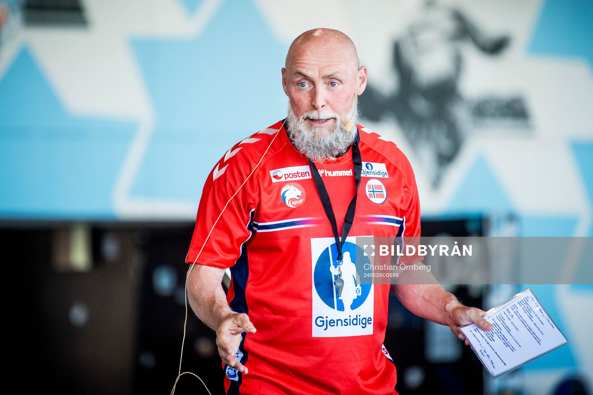 Docent, Aage Radmannunder performancelektionen Supporter