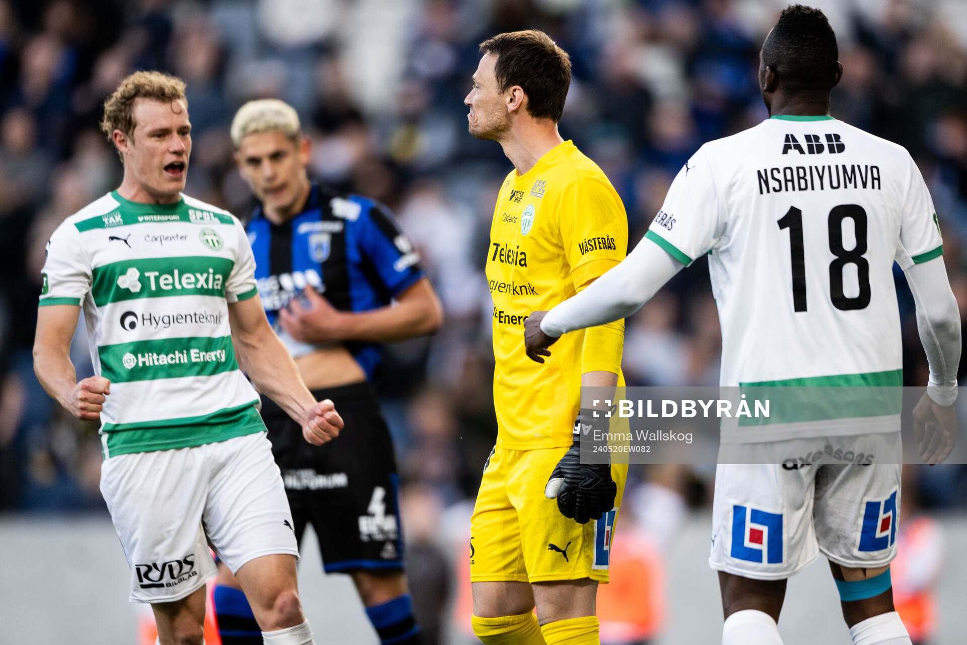 Västerås målvakt Anton Fagerström jublar