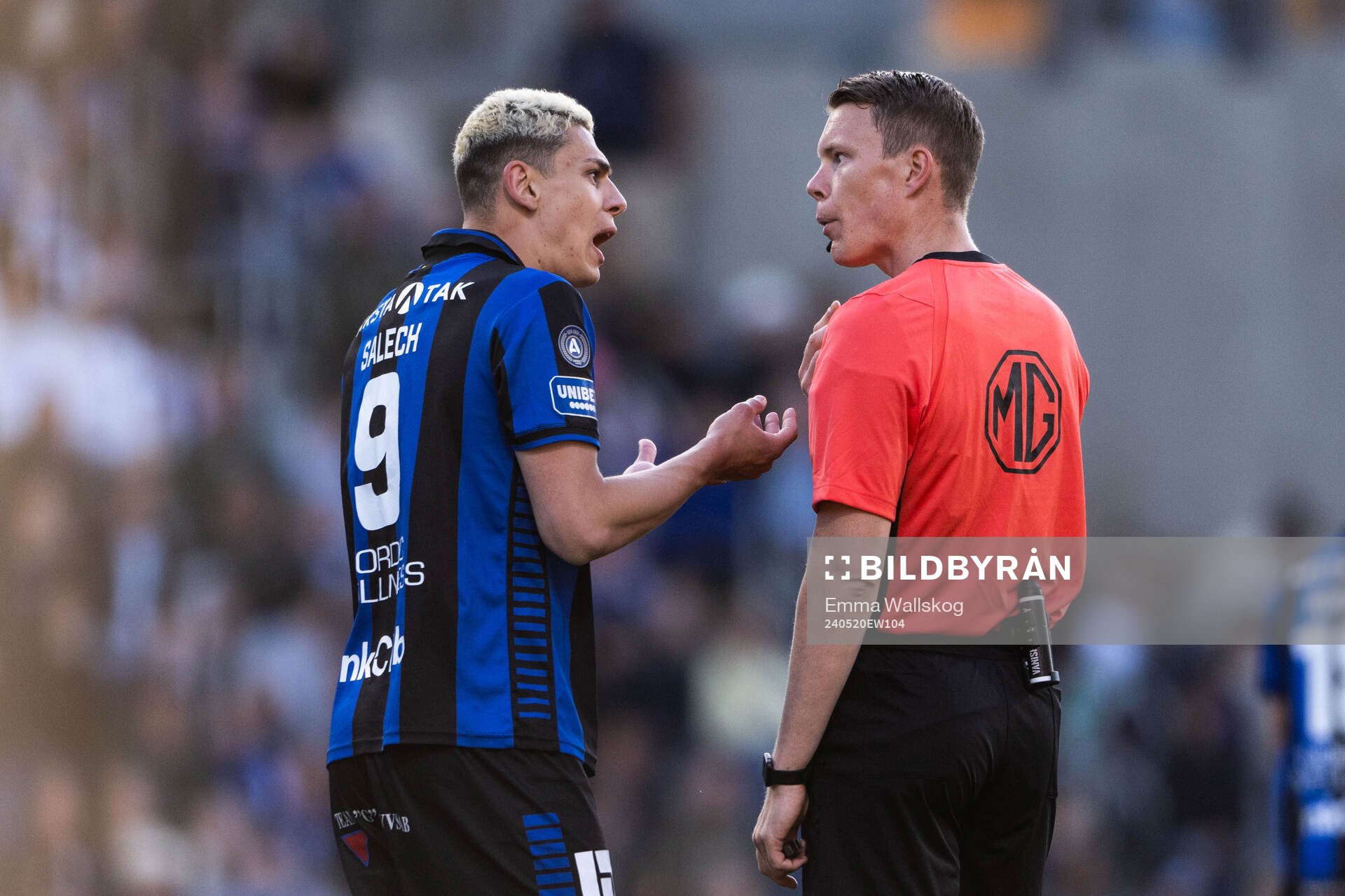 Sirius Yousef Salech reagerar mot Domare Oscar Johnson