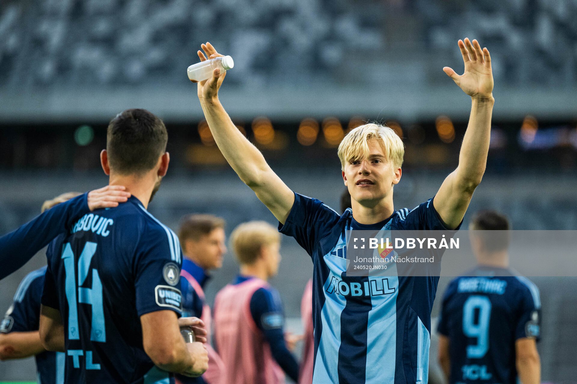 Djurgårdens Lucas Bergvall jublar efter  fotbollsmatchen i Allsvenskan mellan Djurgården och Halmstad den 20 maj 2024 i Stockholm. 
