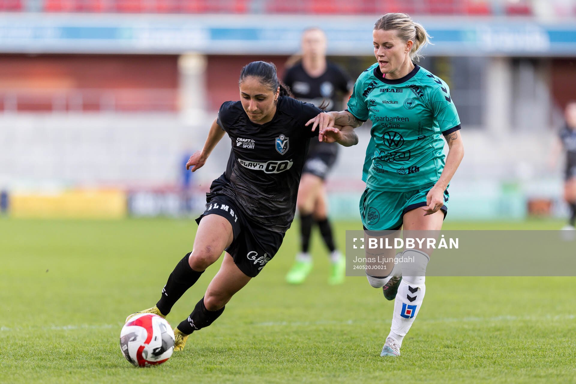 Växjö DFFs Victoria Svanström och Kristianstads Tilda