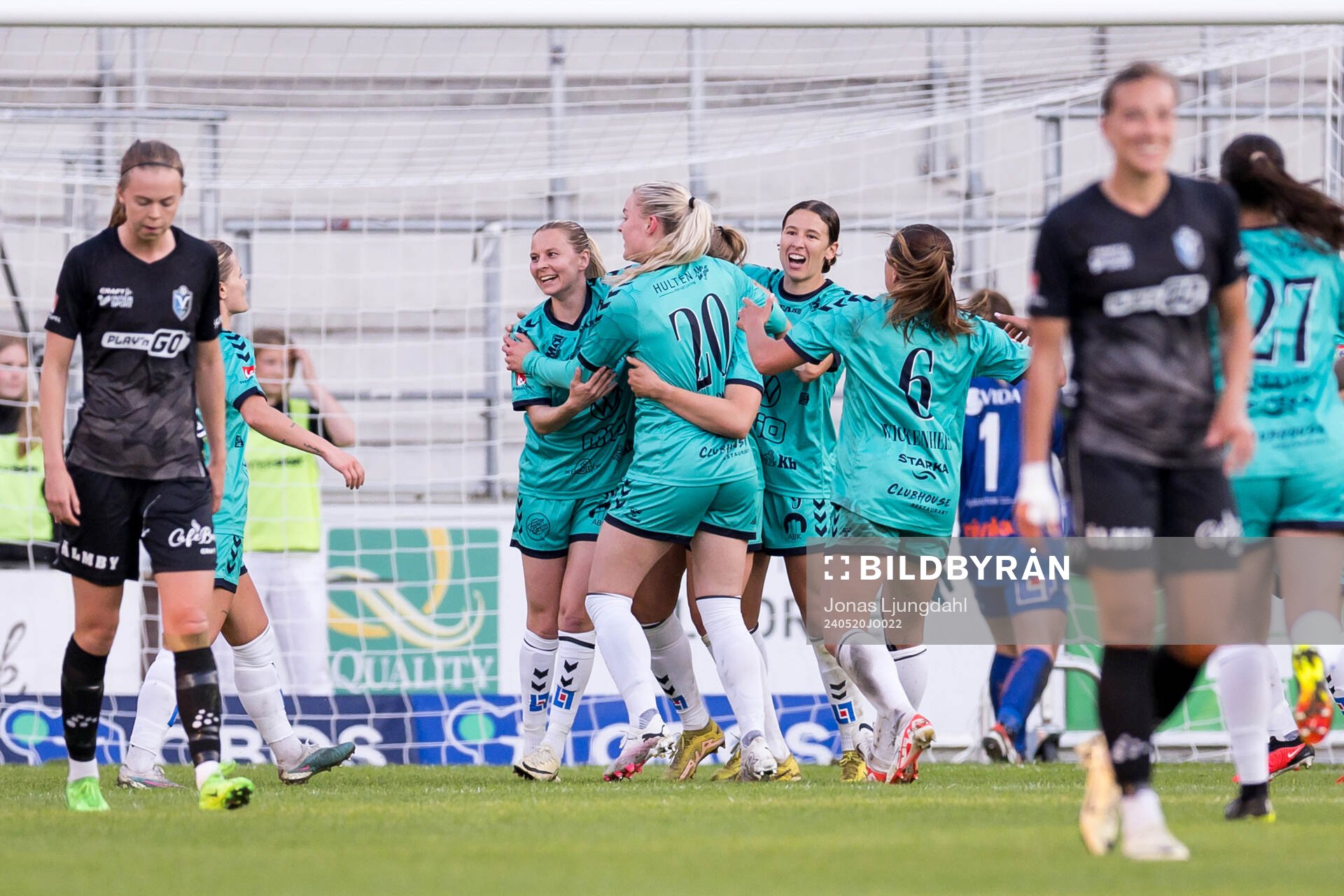 Kristianstads spelare jublar efter 0-2 under fotbollsmatchen i Damallsvenskan mellan Växjö DFF och Kristianstad den 20 maj 2024 i Växjö. 