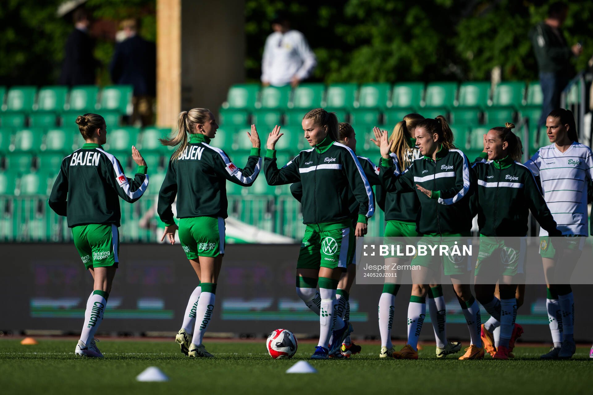 Hammarbys spelare värmer upp