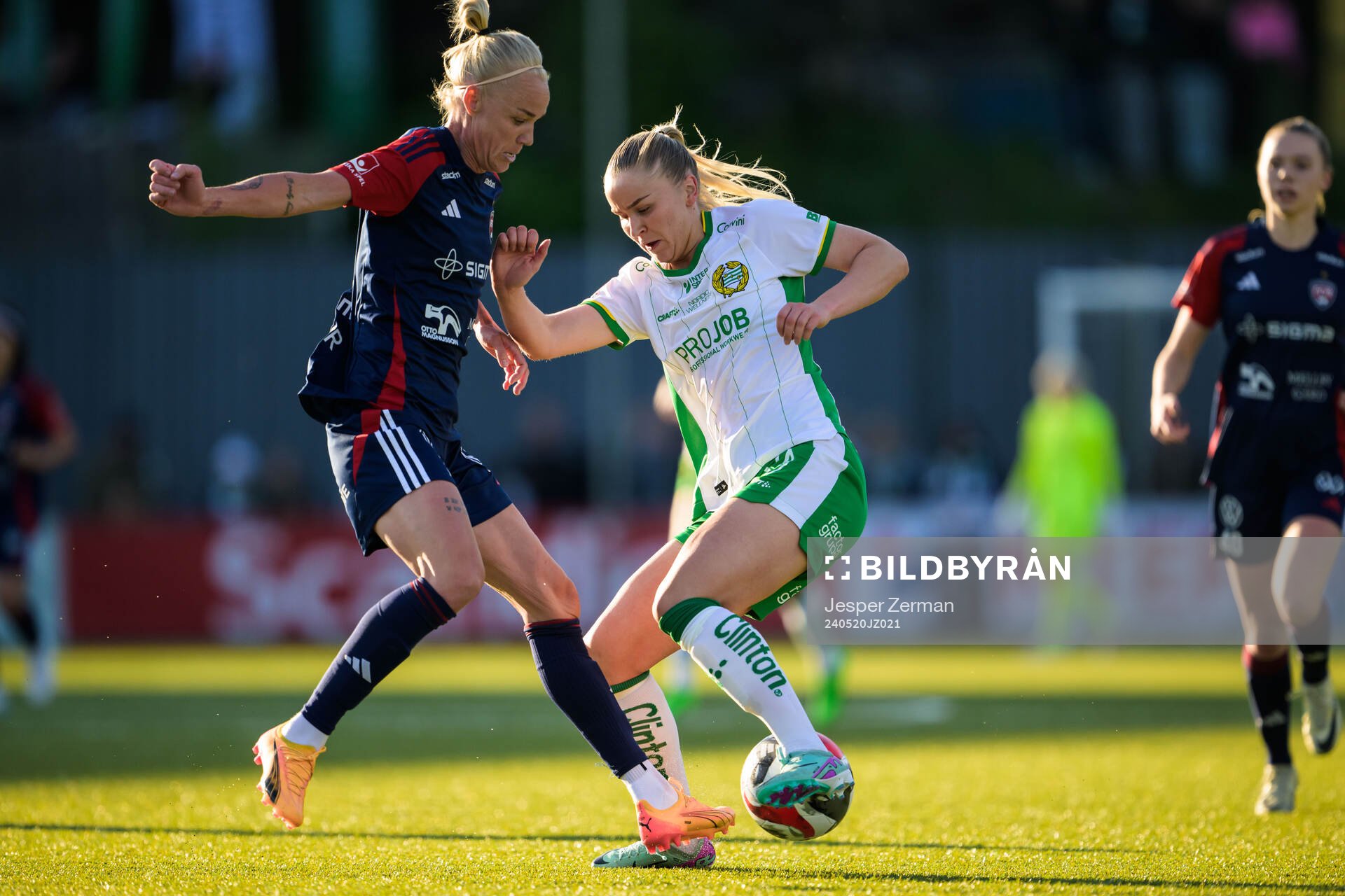 FC Rosengårds Caroline Seger och Hammarbys Anna Jøsendal
