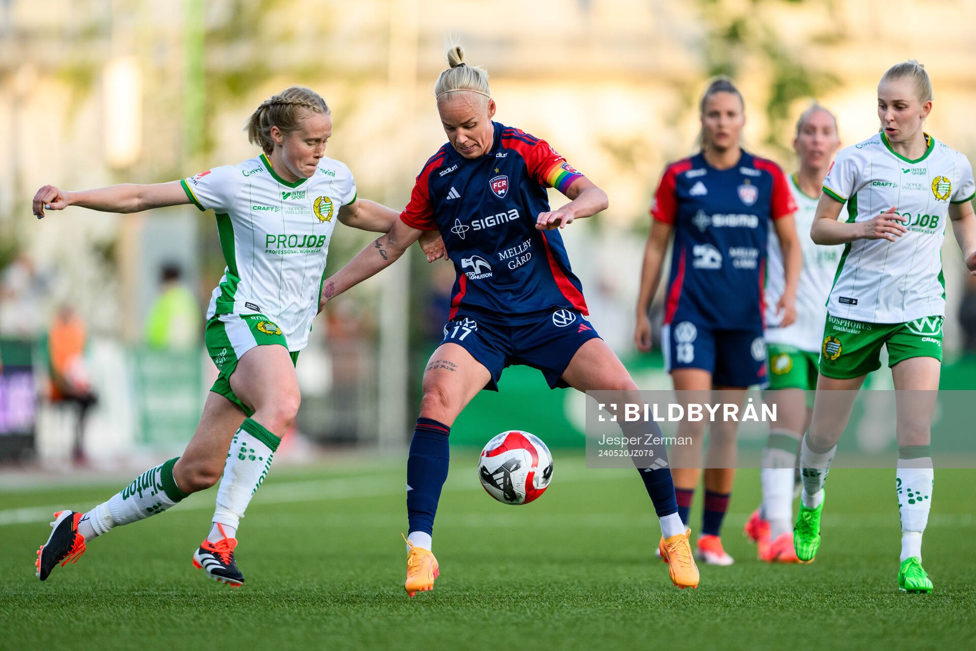 Hammarbys Julie Blakstad och FC Rosengårds Caroline Seger