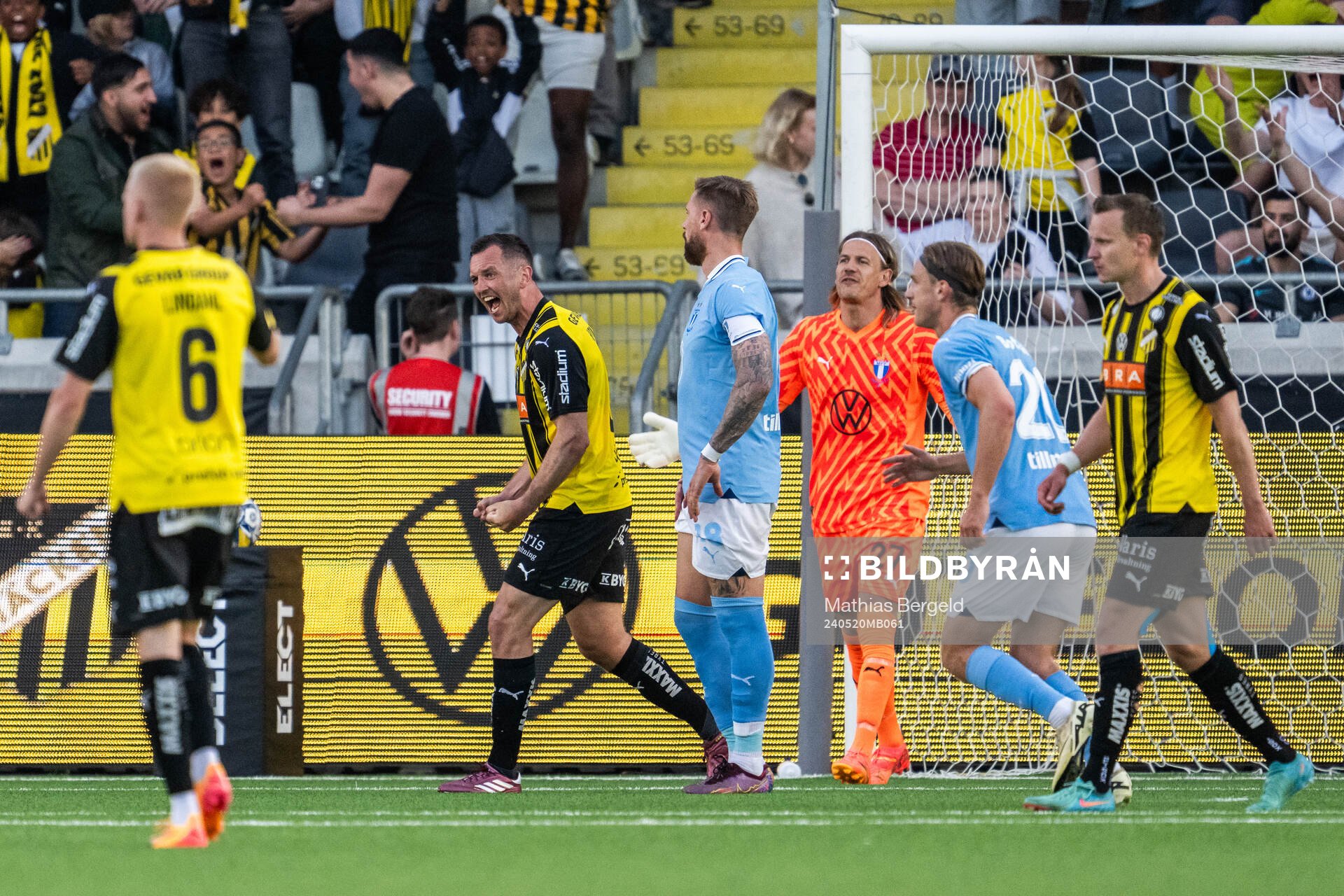 Häckens Even Hovland jublar