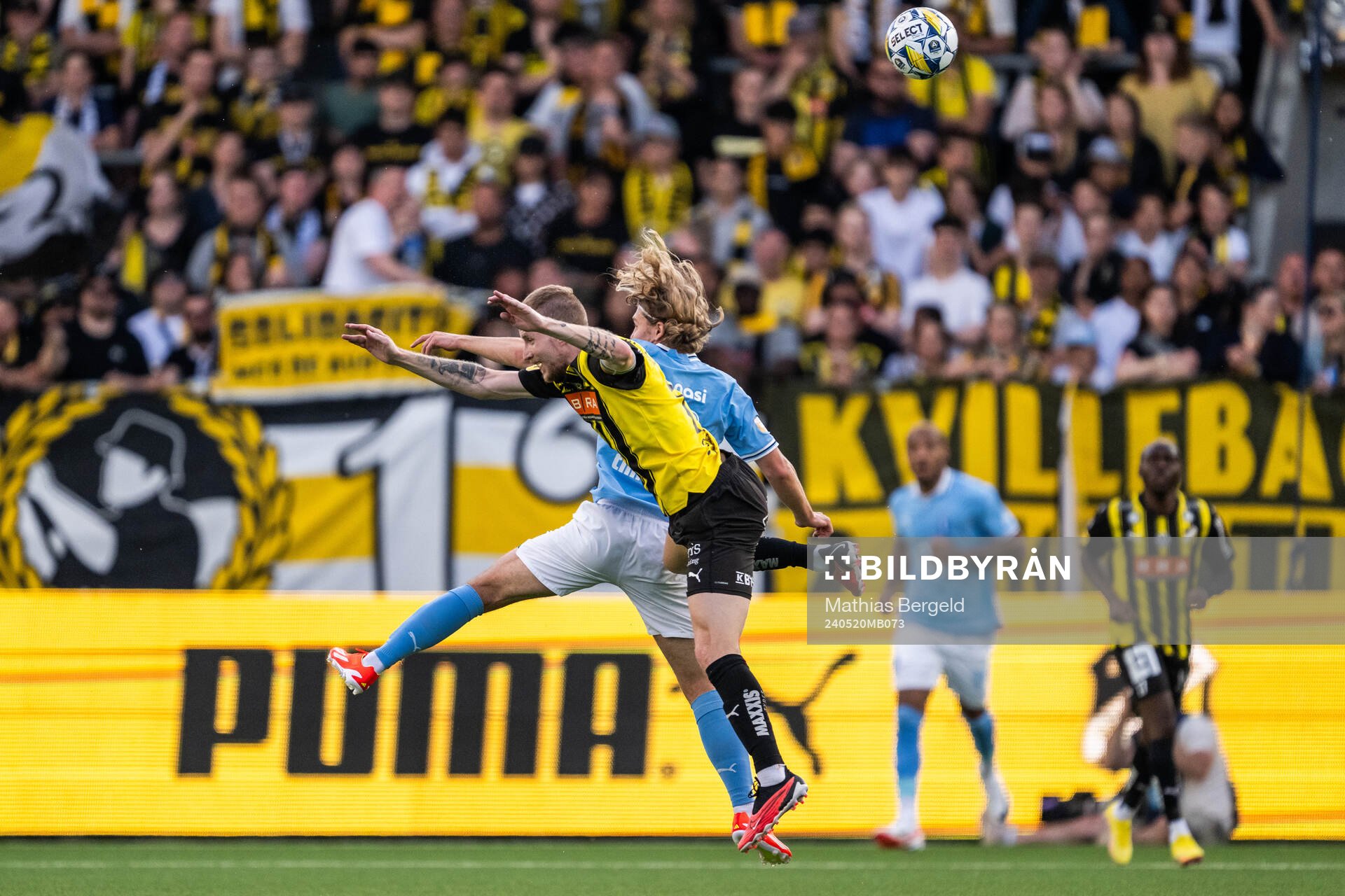 Häckens Simon Gustafson och Malmö FFs Sebastian Nanasi