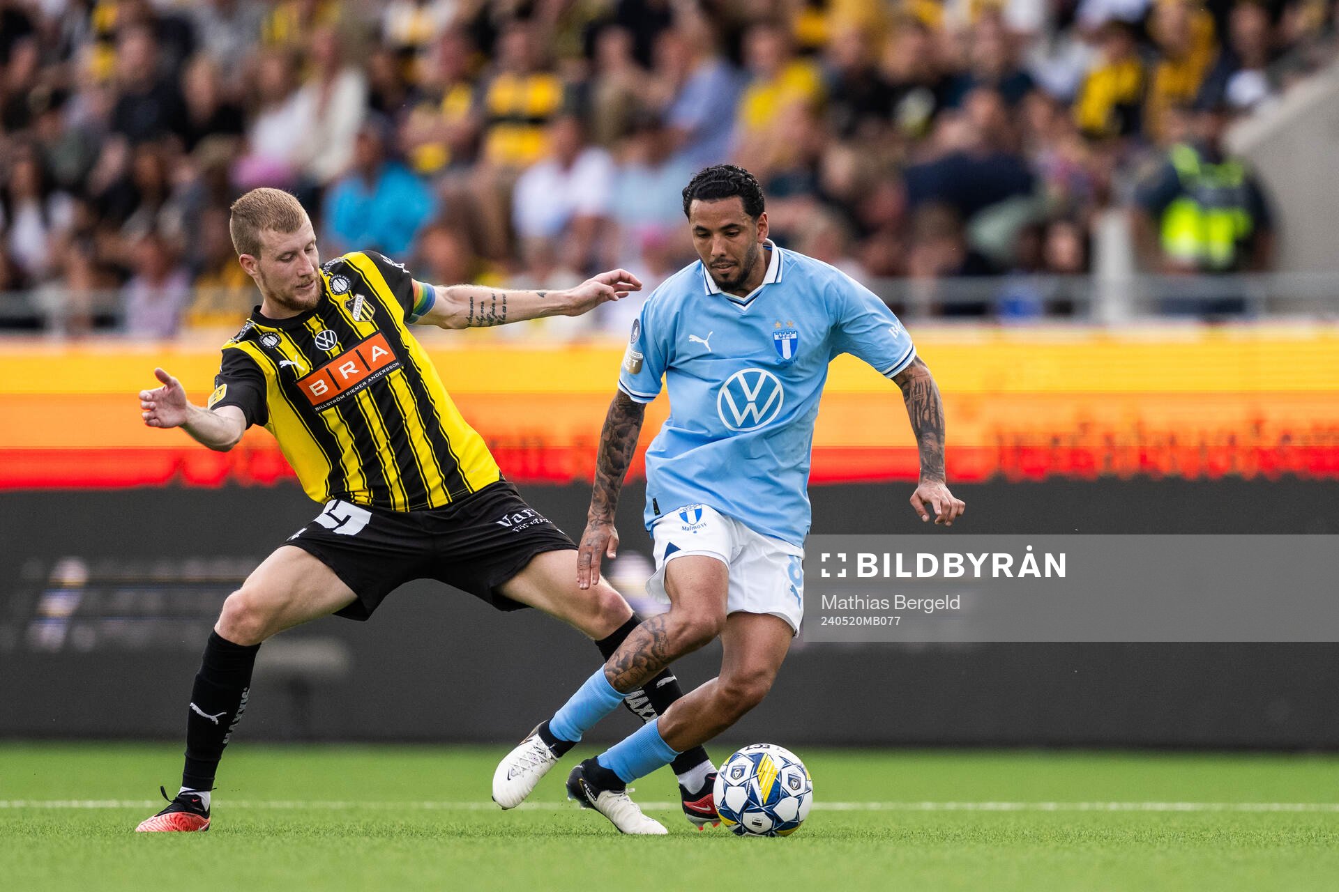 Häckens Simon Gustafson och Malmö FFs Sergio Pena