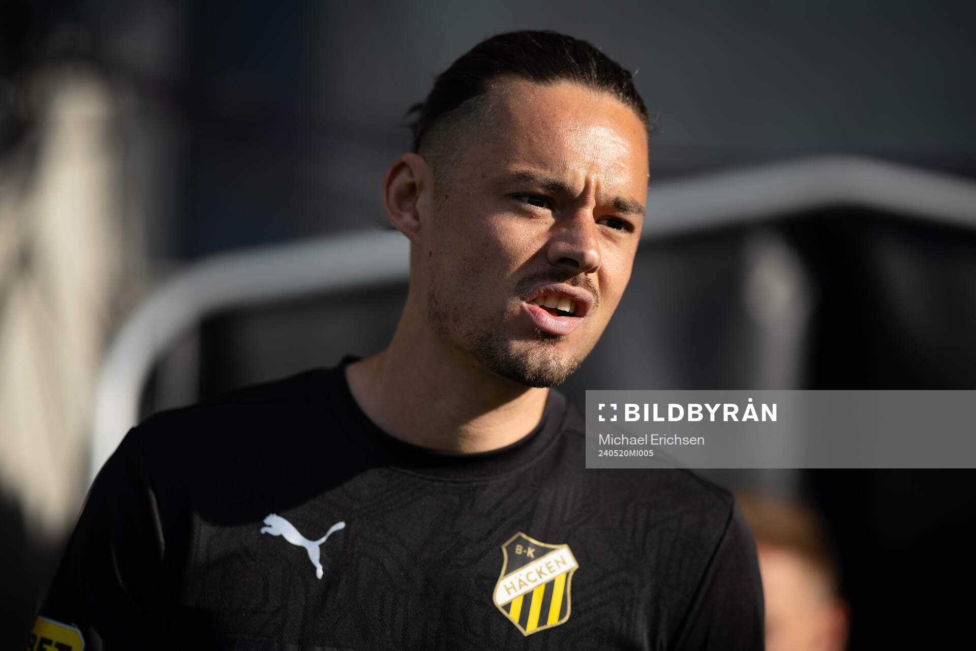 Häckens Amor Layouni innan fotbollsmatchen i Allsvenskan