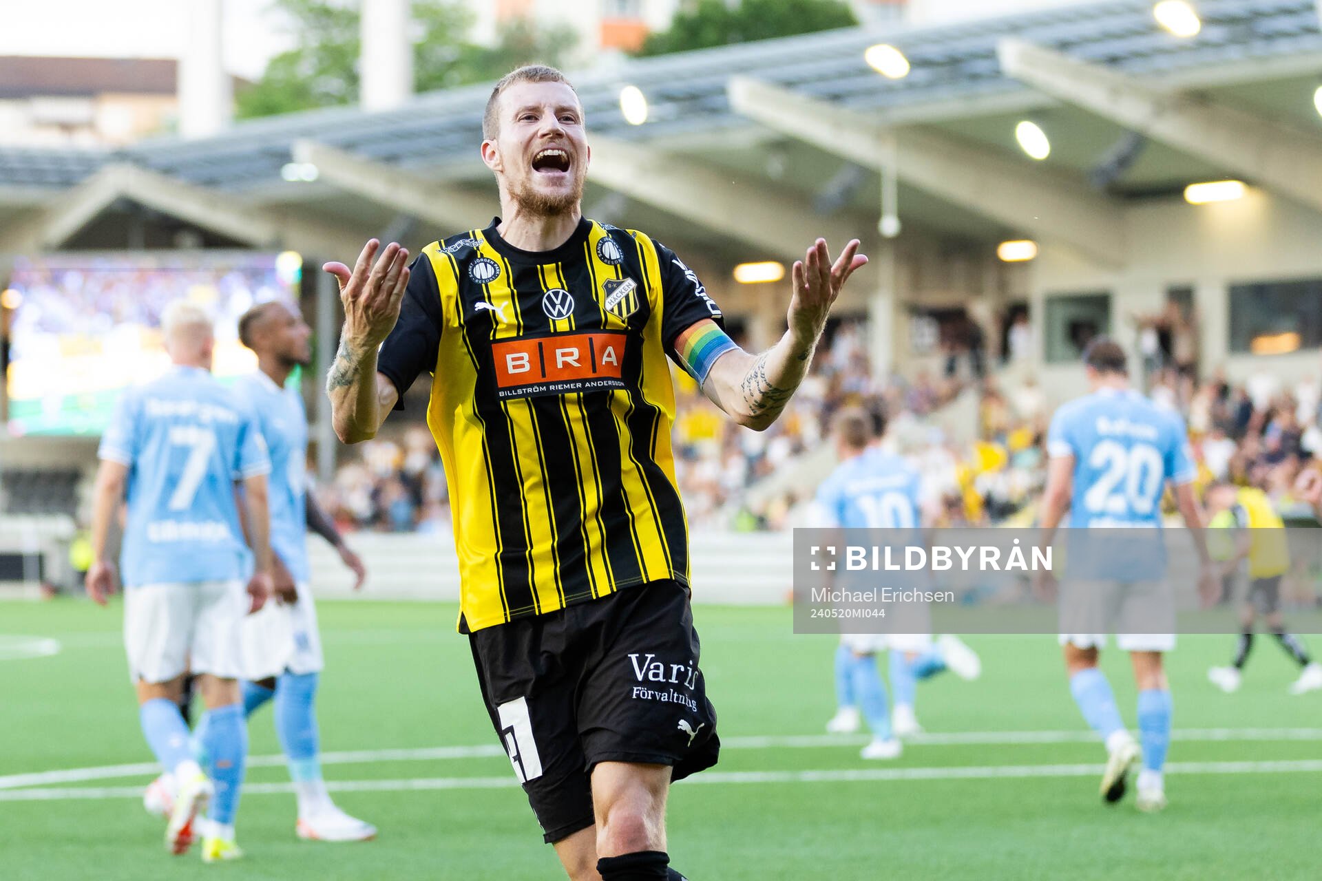 Häckens Simon Gustafson jublar