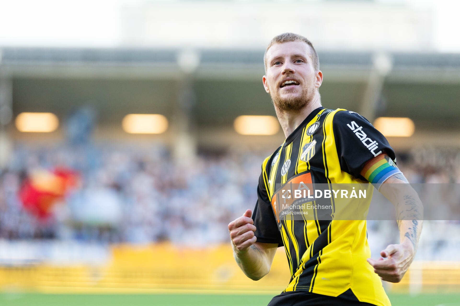 Häckens Simon Gustafson jublar efter 2-2 under fotbollsmatchen i Allsvenskan mellan Häcken och Malmö FF den 20 maj 2024 i Göteborg. 