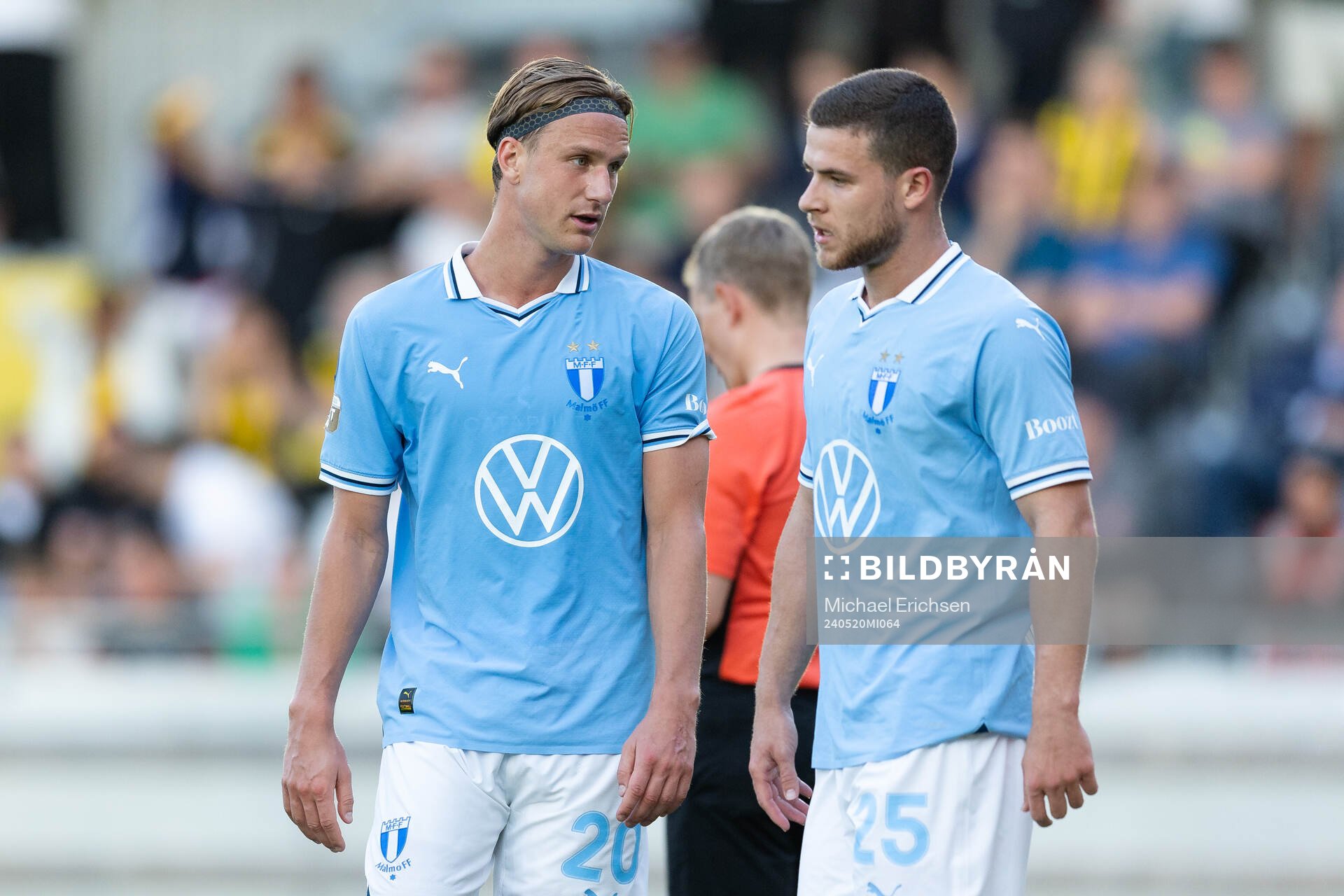 Malmö FFs Erik Botheim och Gabriel Busanello deppar