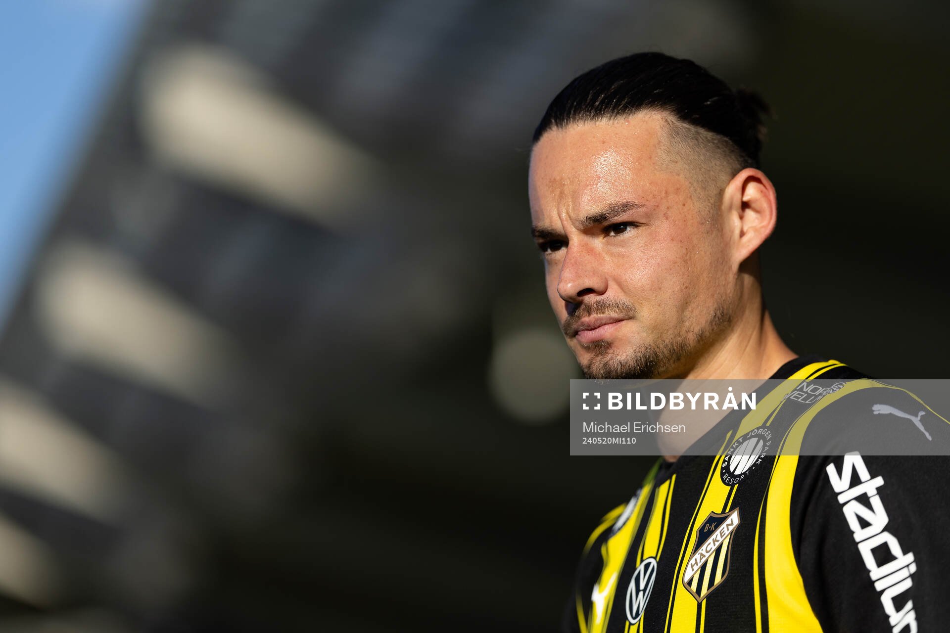Häckens Amor Layouni innan fotbollsmatchen i Allsvenskan