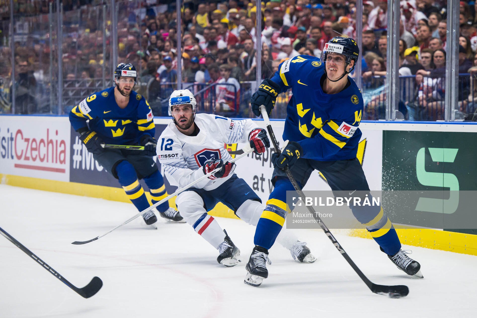 Joel Eriksson Ek of Sweden and Valentin Claireaux of France